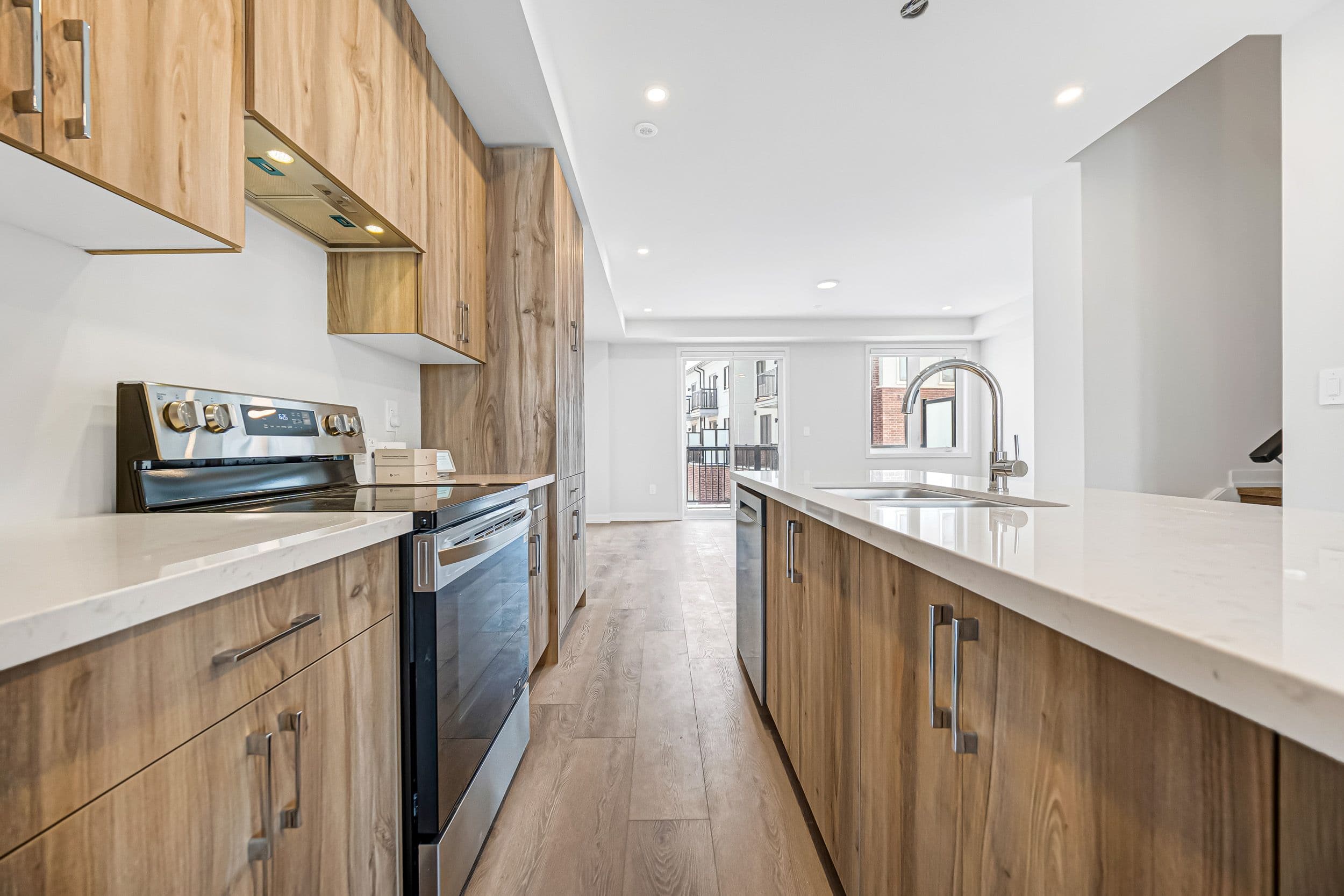 21 Victor Metcalf Lane, Richmond Hill, ON L4B 0J7