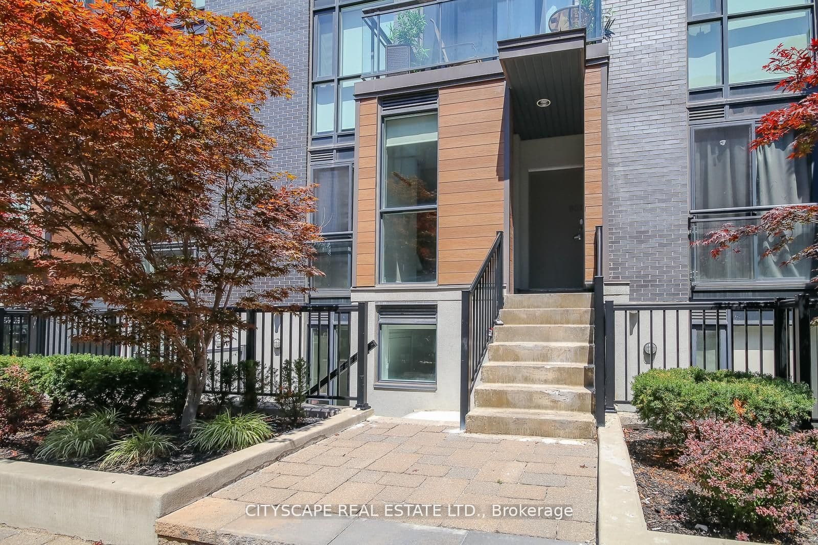 57 Macaulay Avenue TH - 802, Toronto W02, ON M6P 3P5