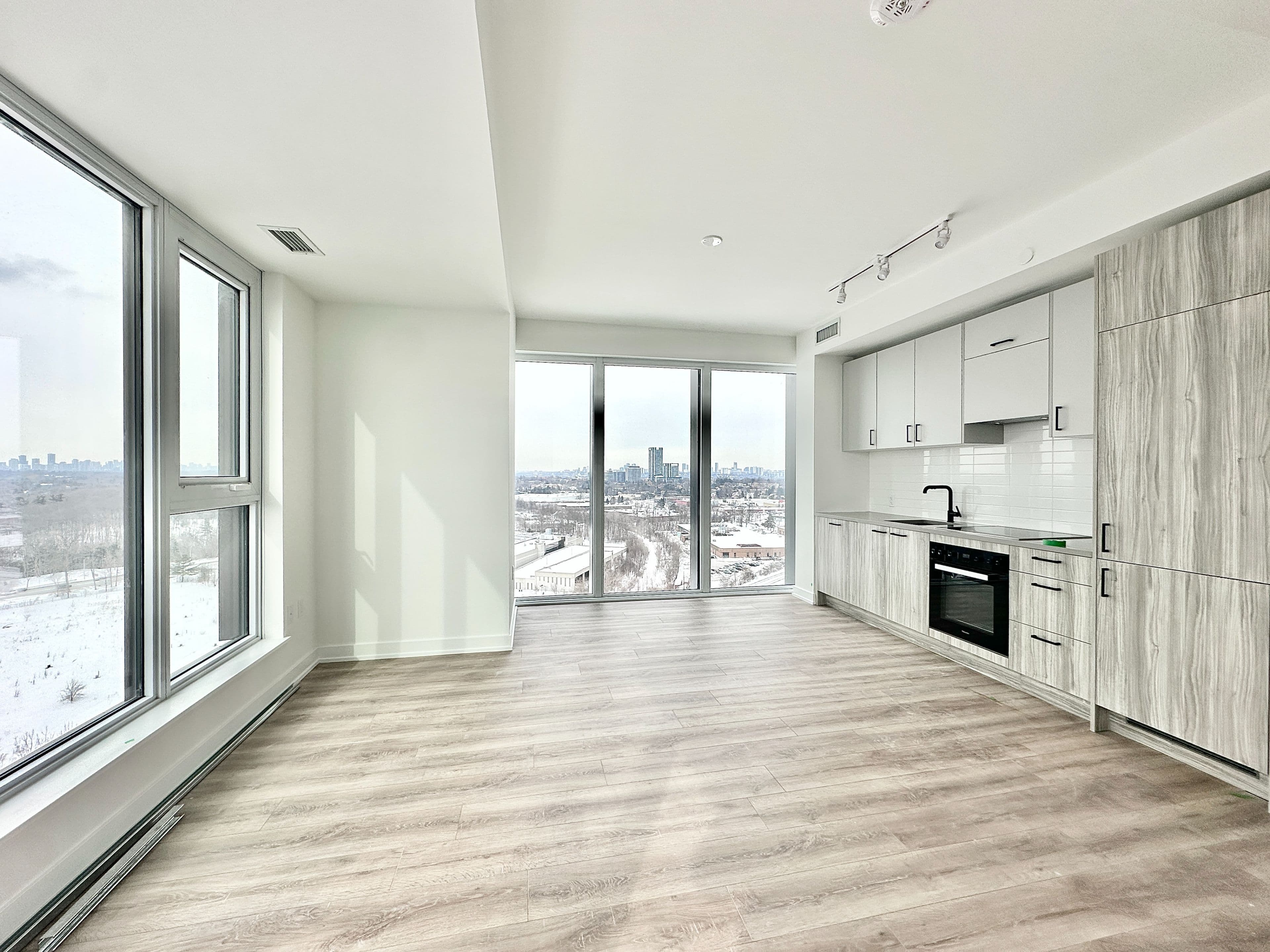 1 Quarrington Lane 1817, Toronto C13, ON M3C 0S4