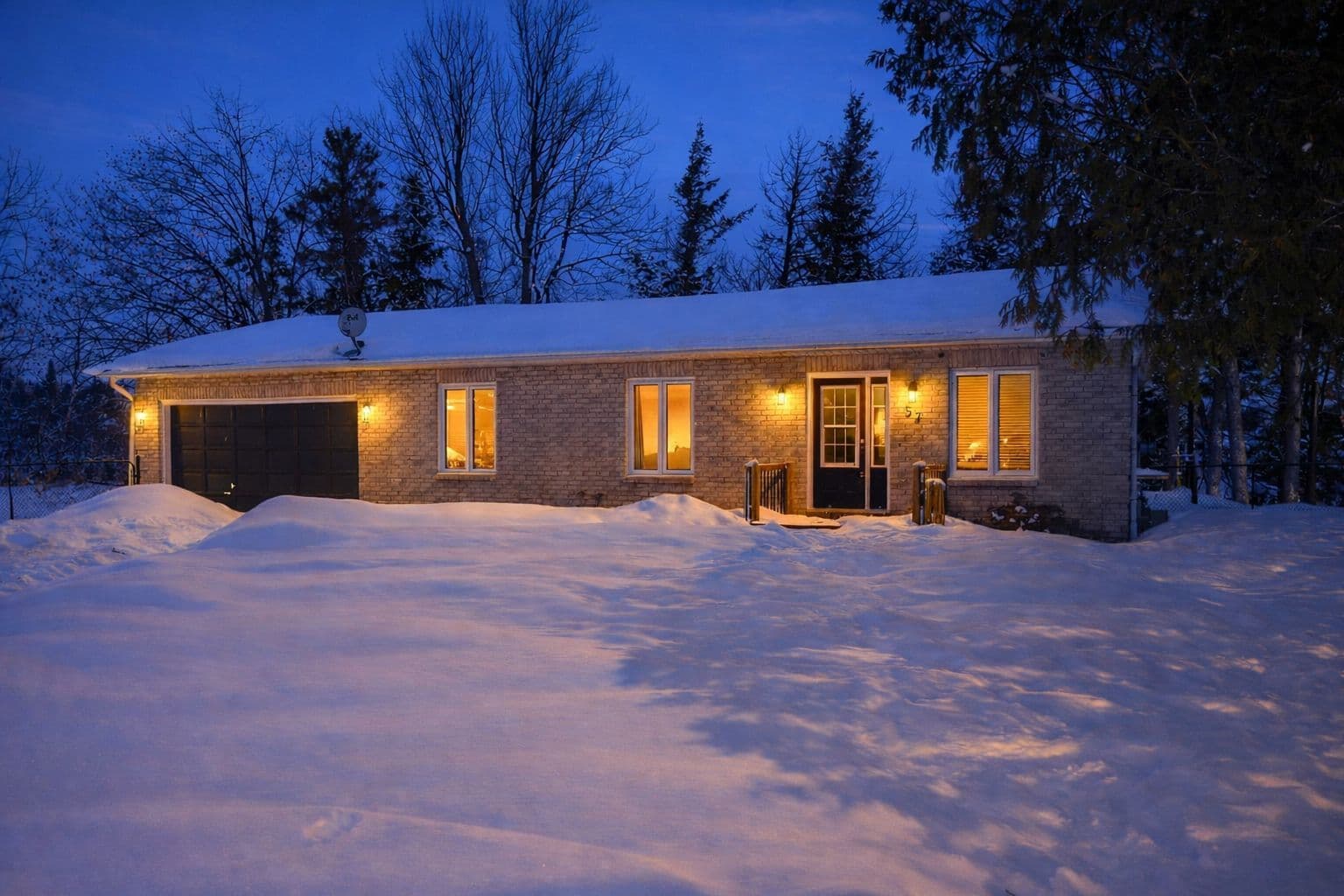 57 Halmar Park Road, Georgina, ON L0E 1N0