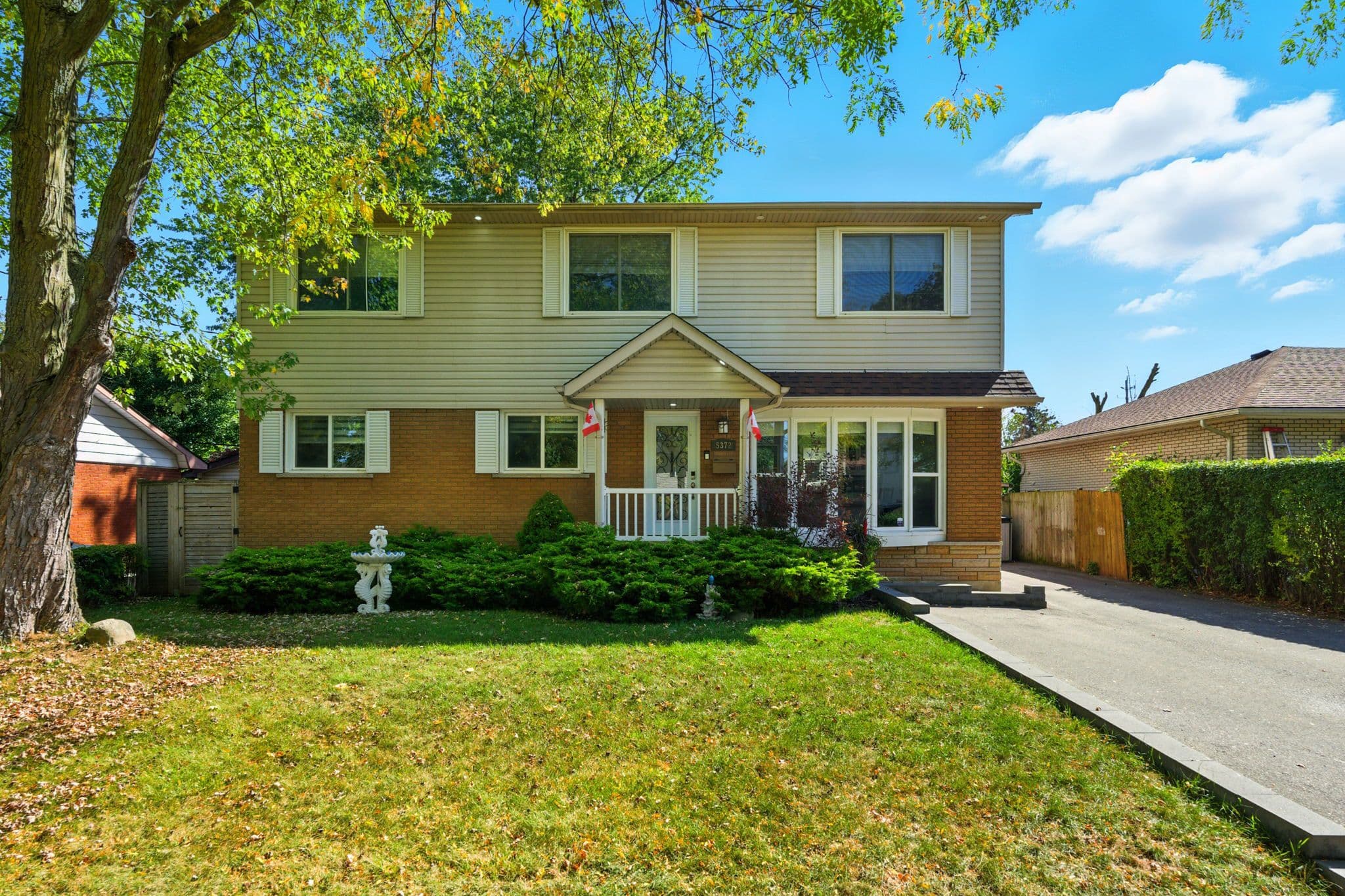 5372 Spruce Avenue, Burlington, ON L7L 1N7