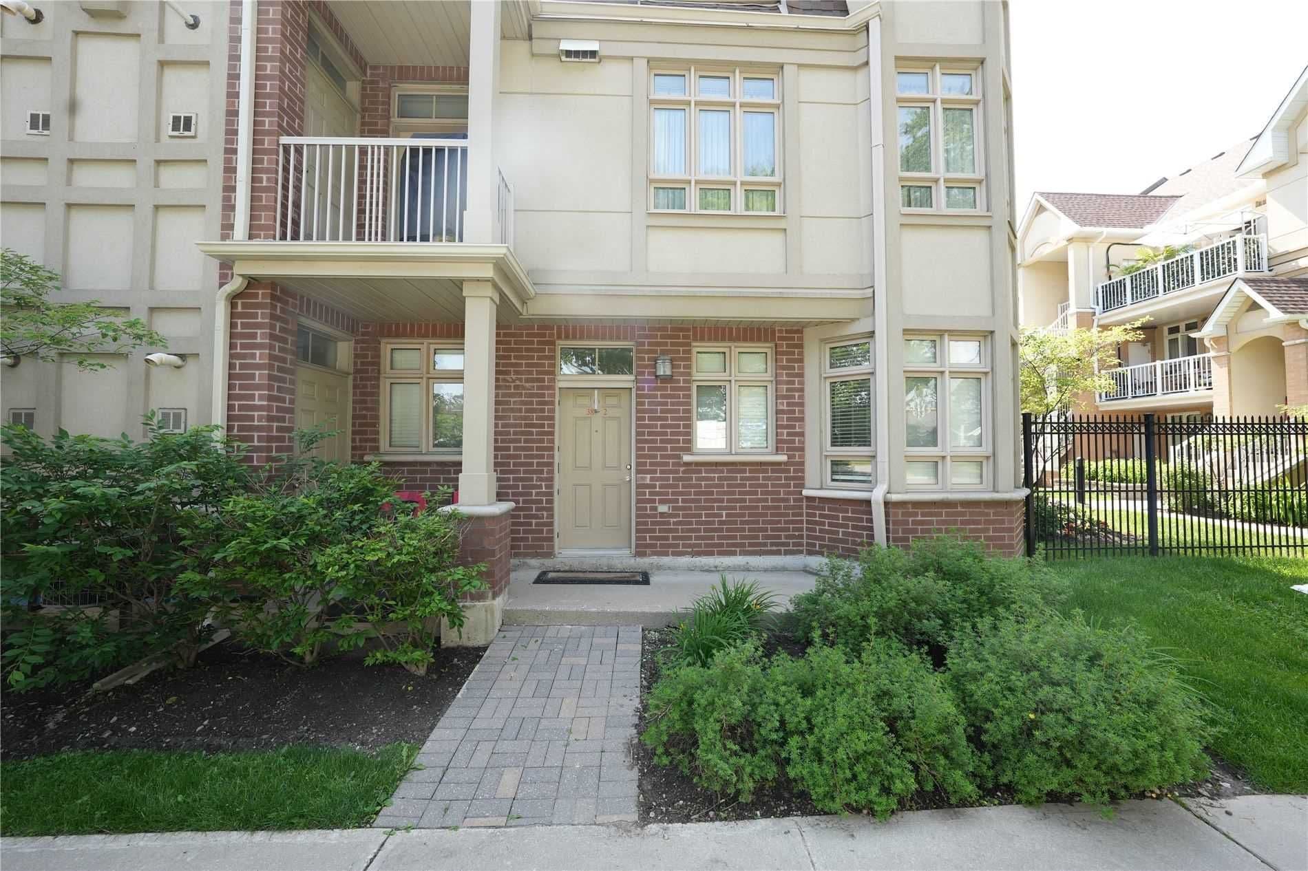38 Gibson Avenue 2, Toronto W04, ON M9N 0A5