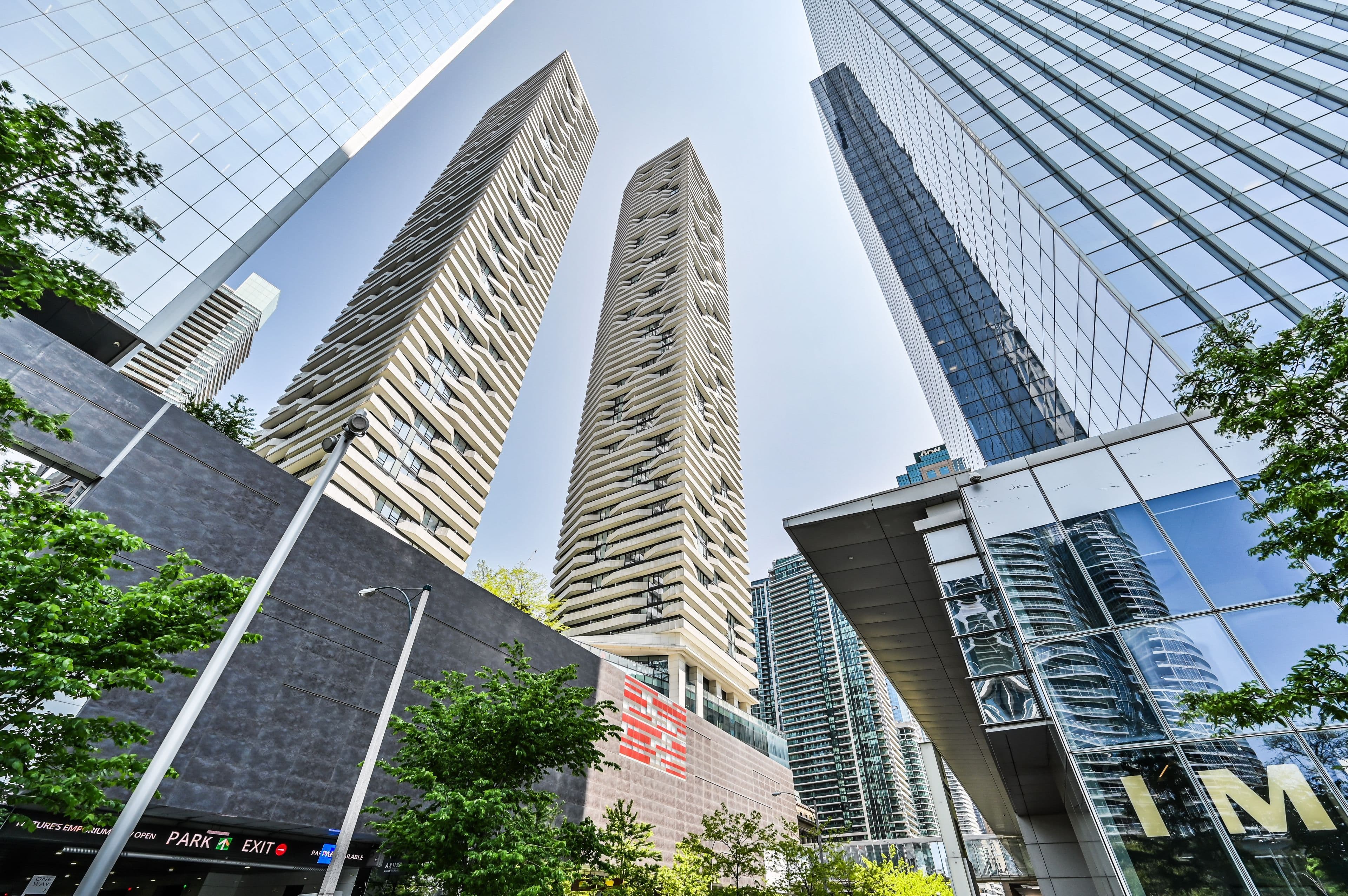 88 Harbour Street 6805, Toronto C01, ON M5J 0C3