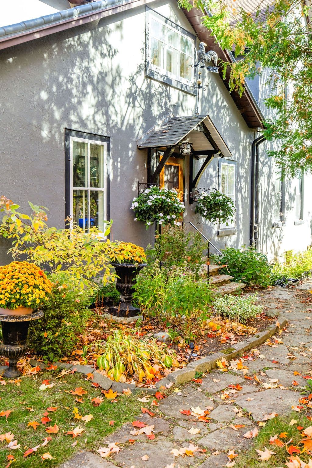 29 TECUMSETH Street, Orillia, ON L3V 1X7