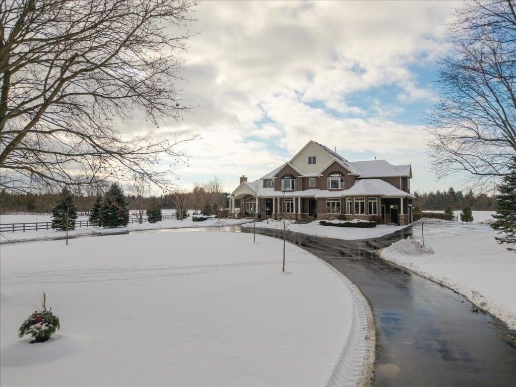 1532 6th Concession Road W, Hamilton, ON N0B 1L0