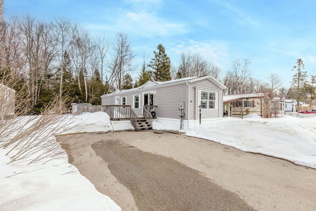89 GEORGIAN GLEN Drive, Wasaga Beach, ON L9Z 1K8