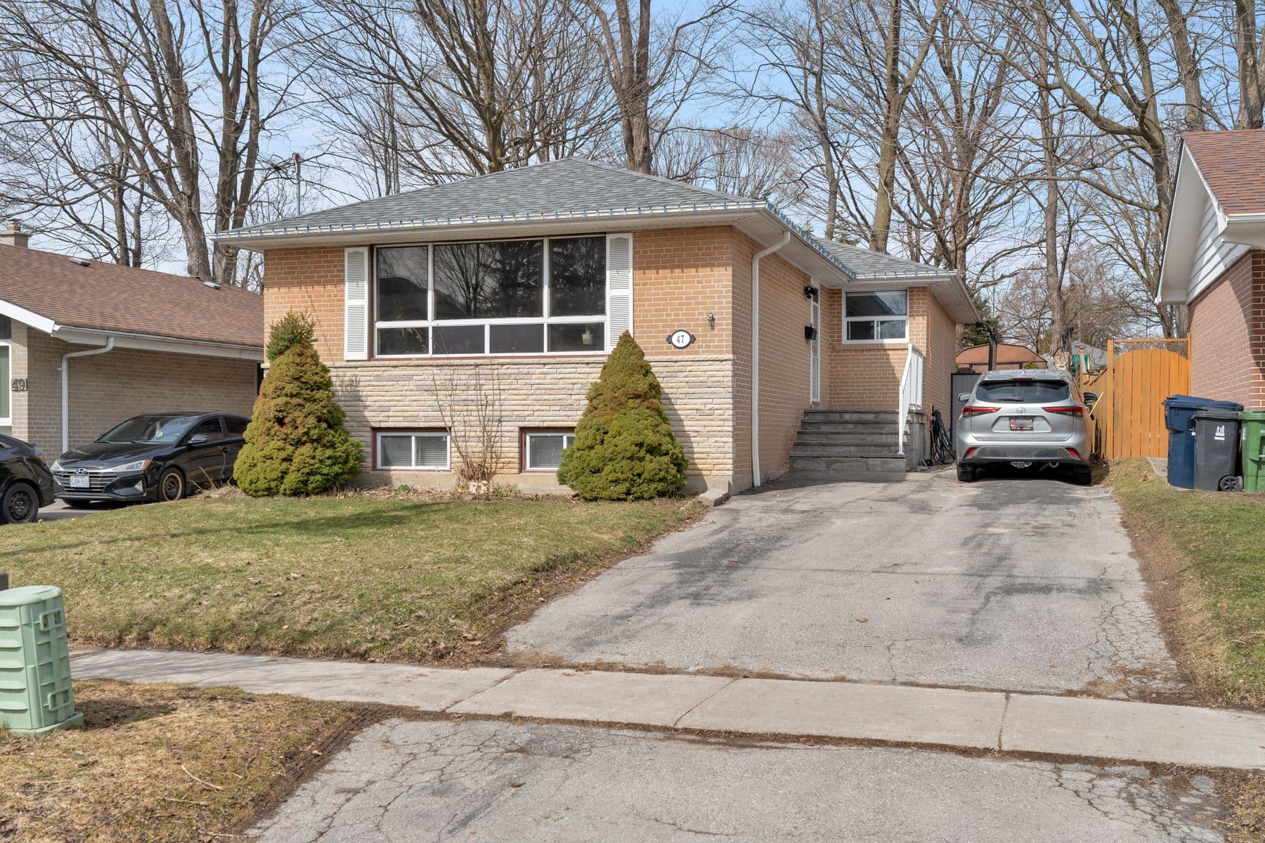 47 Brightside Drive, Toronto E10, ON M1E 3Y8