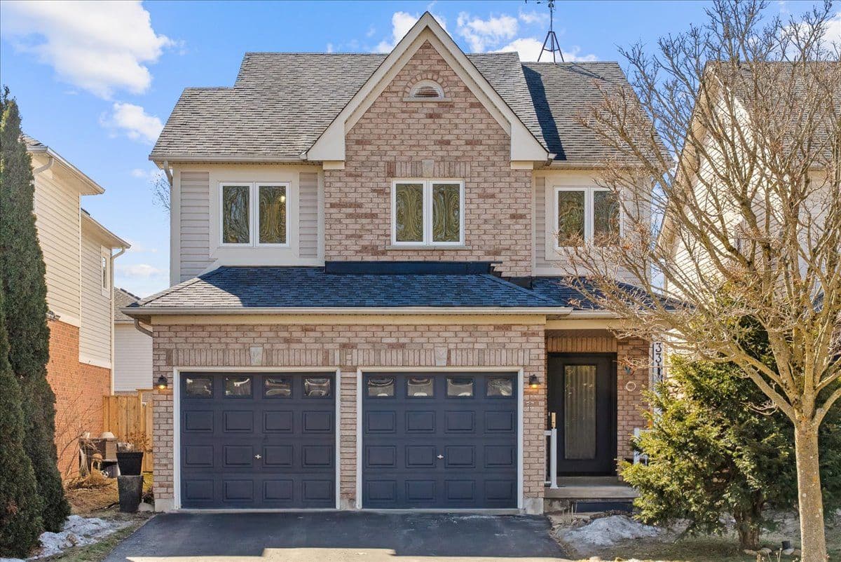 33 Solmar Avenue, Whitby, ON L1R 2Z6