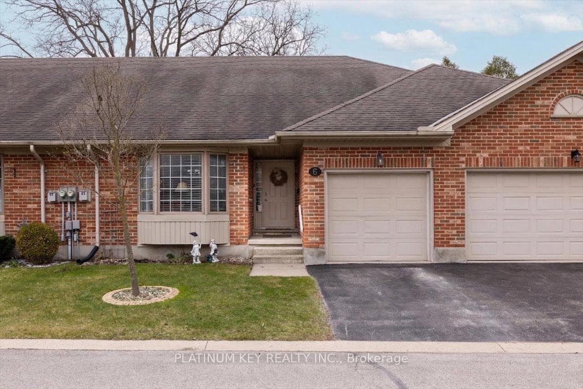 307 Metcalfe Street E 6, Strathroy-Caradoc, ON N7G 0B3