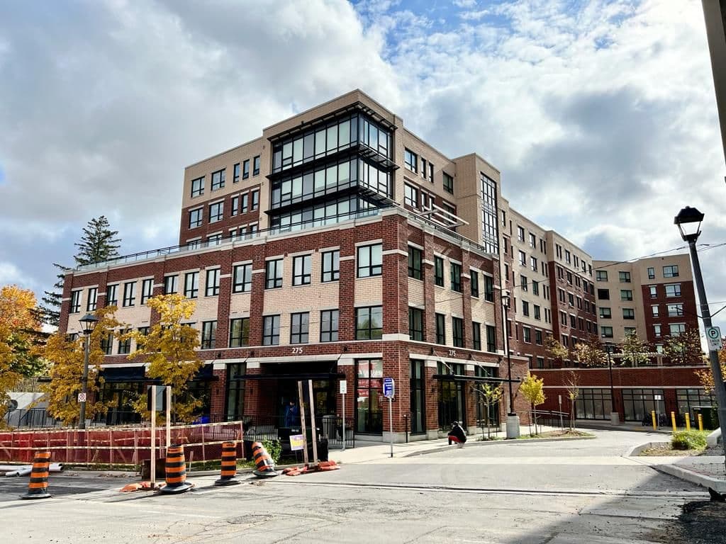 275 Woodbridge Avenue 405, Vaughan, ON L4L 2T1