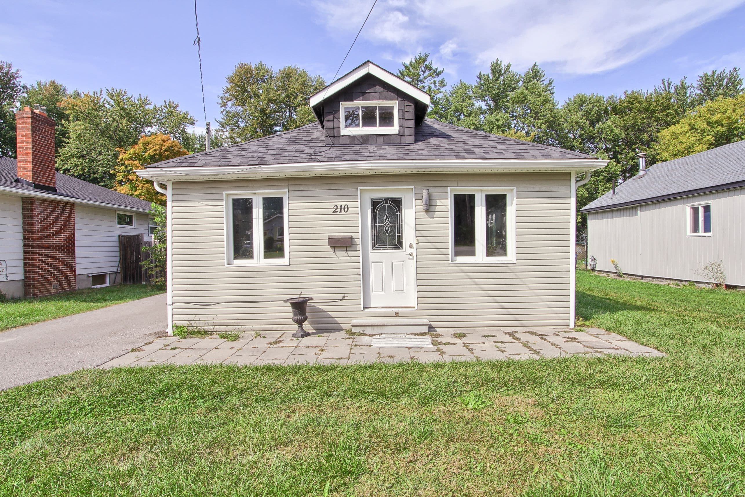 210 Bayview Avenue, Georgina, ON L4P 2T2