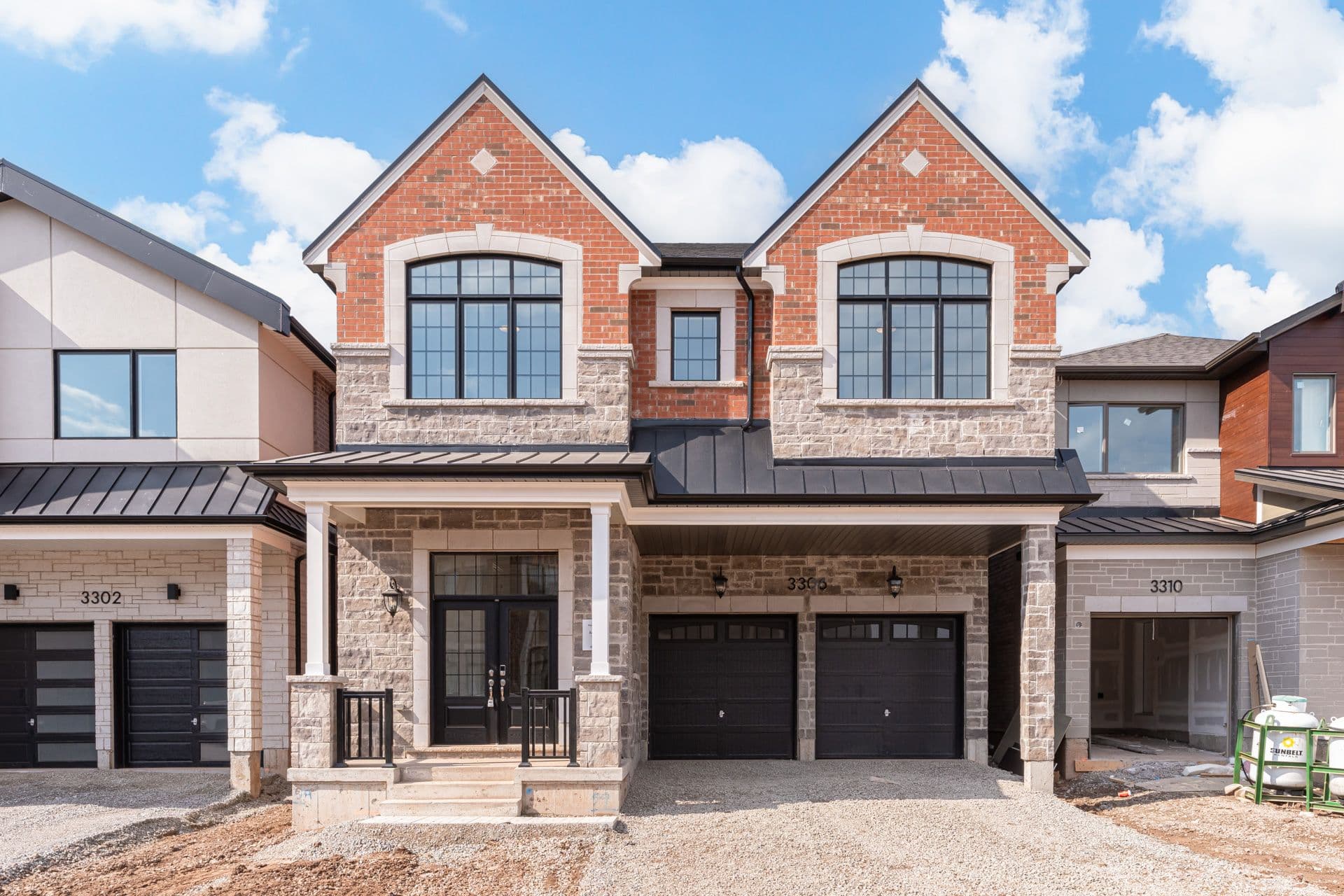 3306 Wolverine Path, Oakville, ON L6H 8B1
