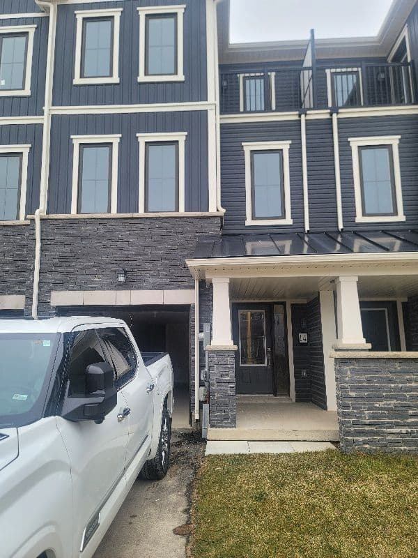 14 Baskett Street, Brantford, ON N3T 5L5