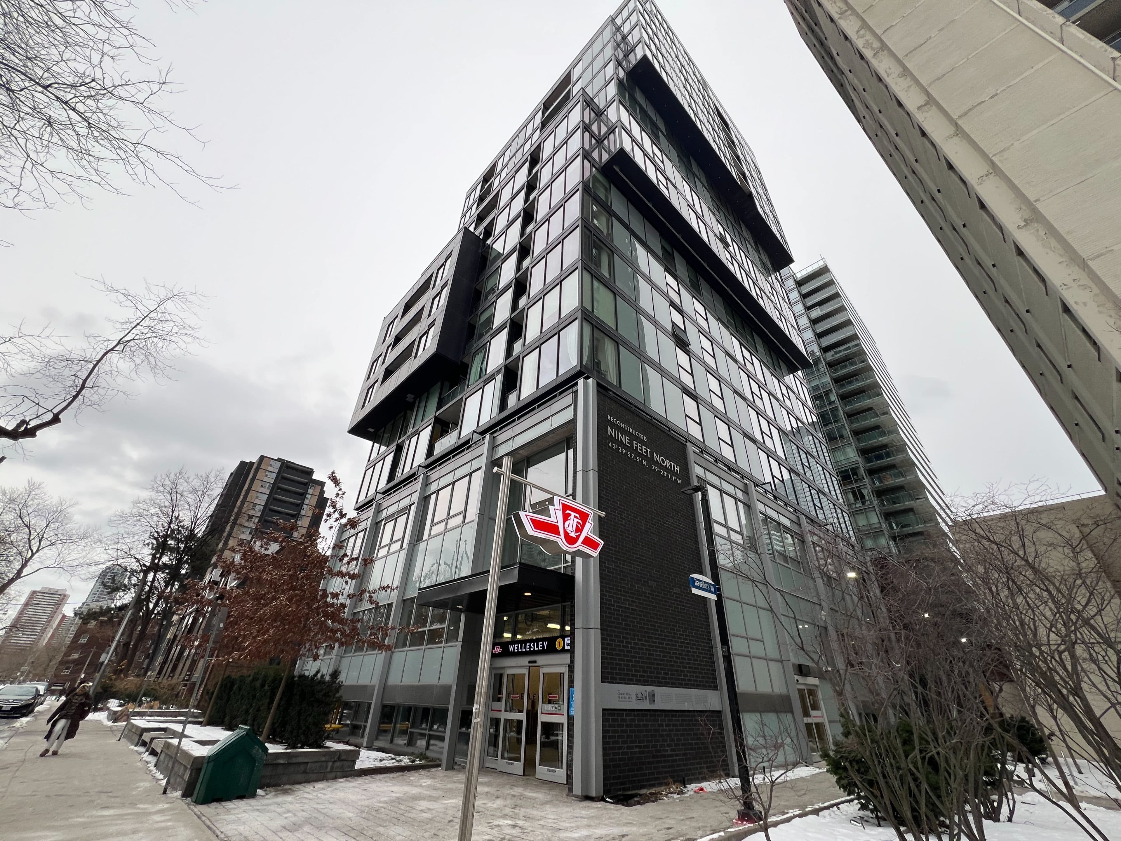 17 Dundonald Street 509, Toronto C08, ON M4Y 1K3