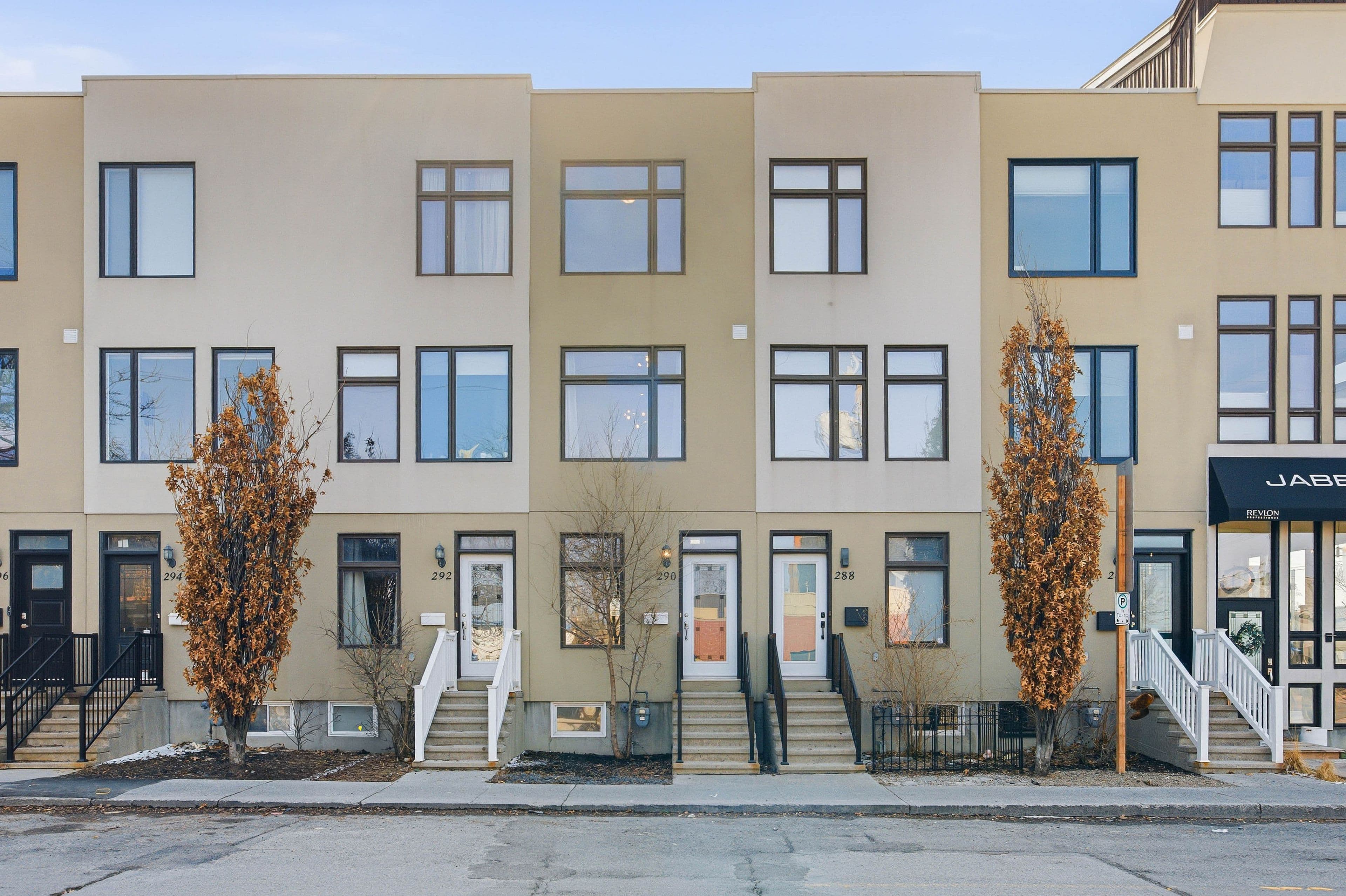 290 Cambridge Street N, West Centre Town, ON K1R 0B4