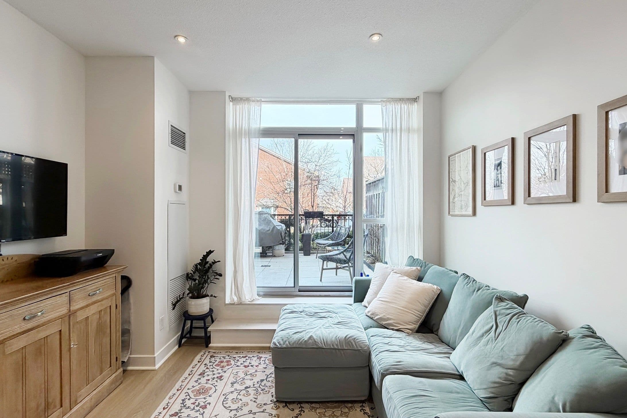 120 Dallimore Circle 127, Toronto C13, ON M3C 4J1