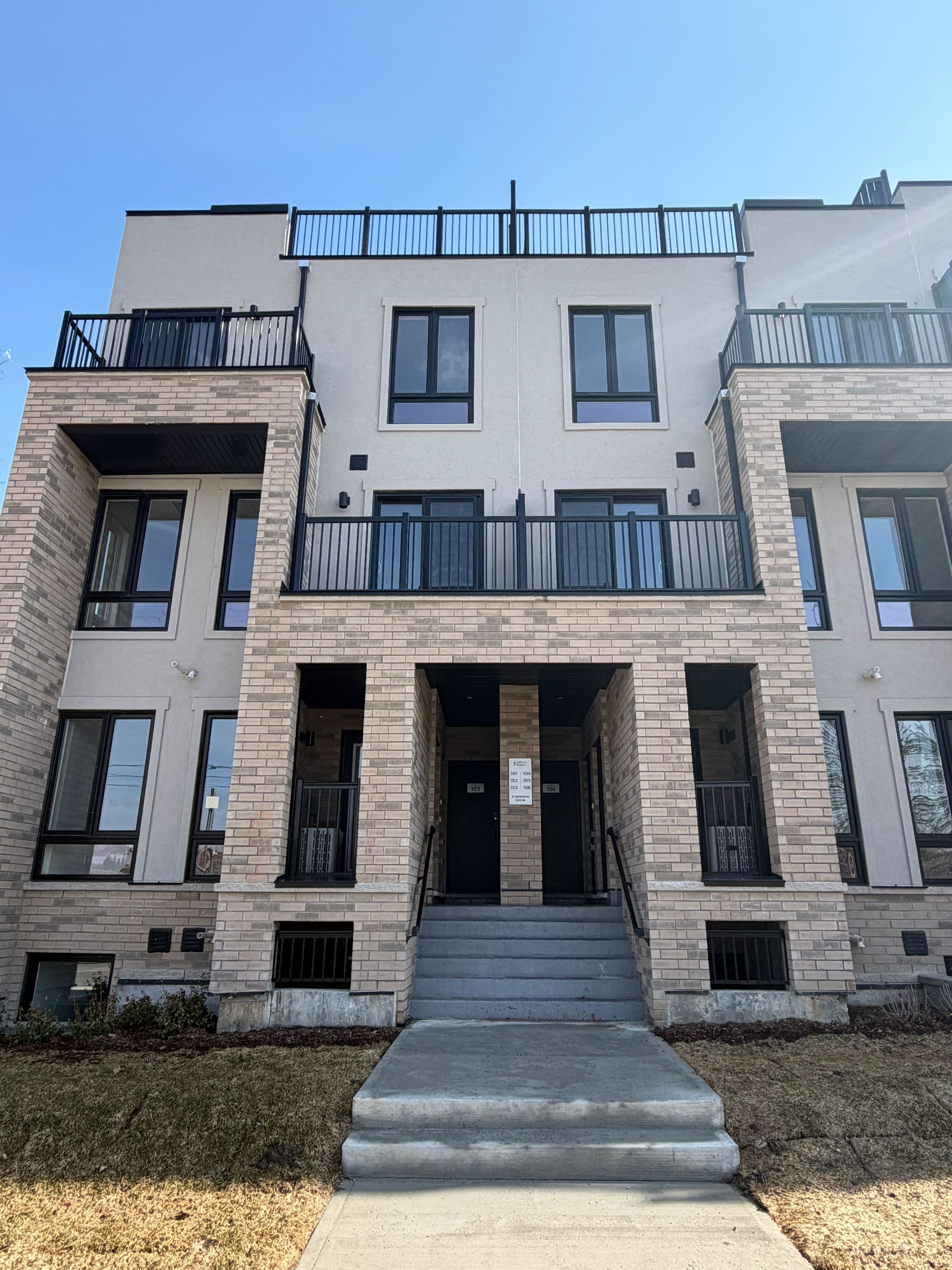 51 Jefferson Side Road 103, Richmond Hill, ON L4E 1M1