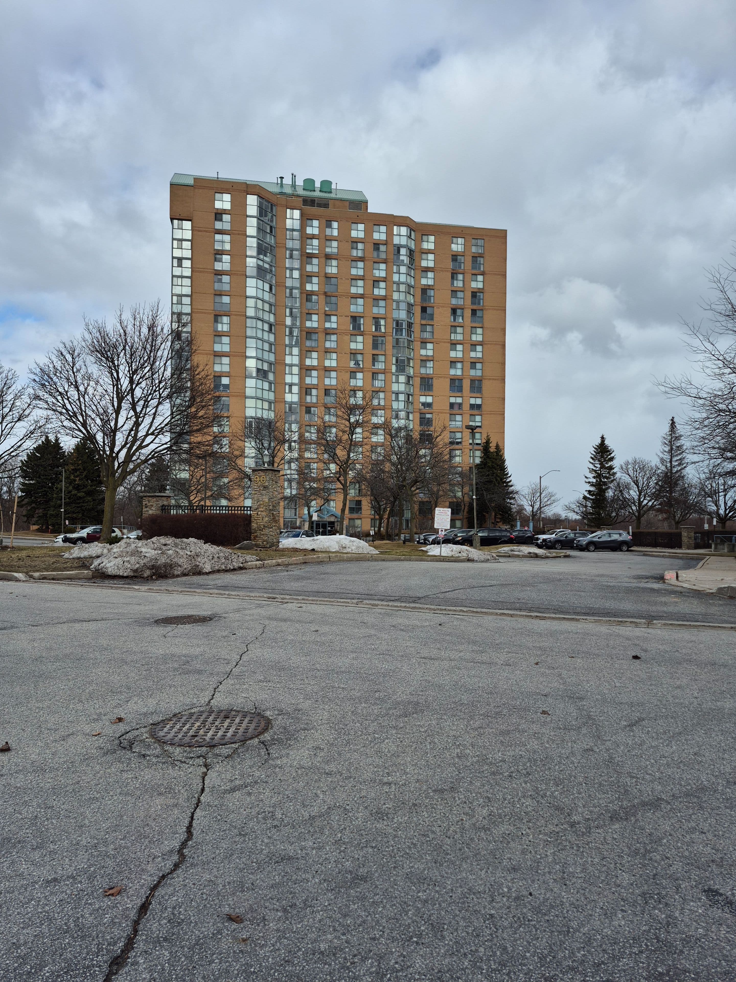 90 Dale Avenue 1607, Toronto E08, ON M1J 3N4