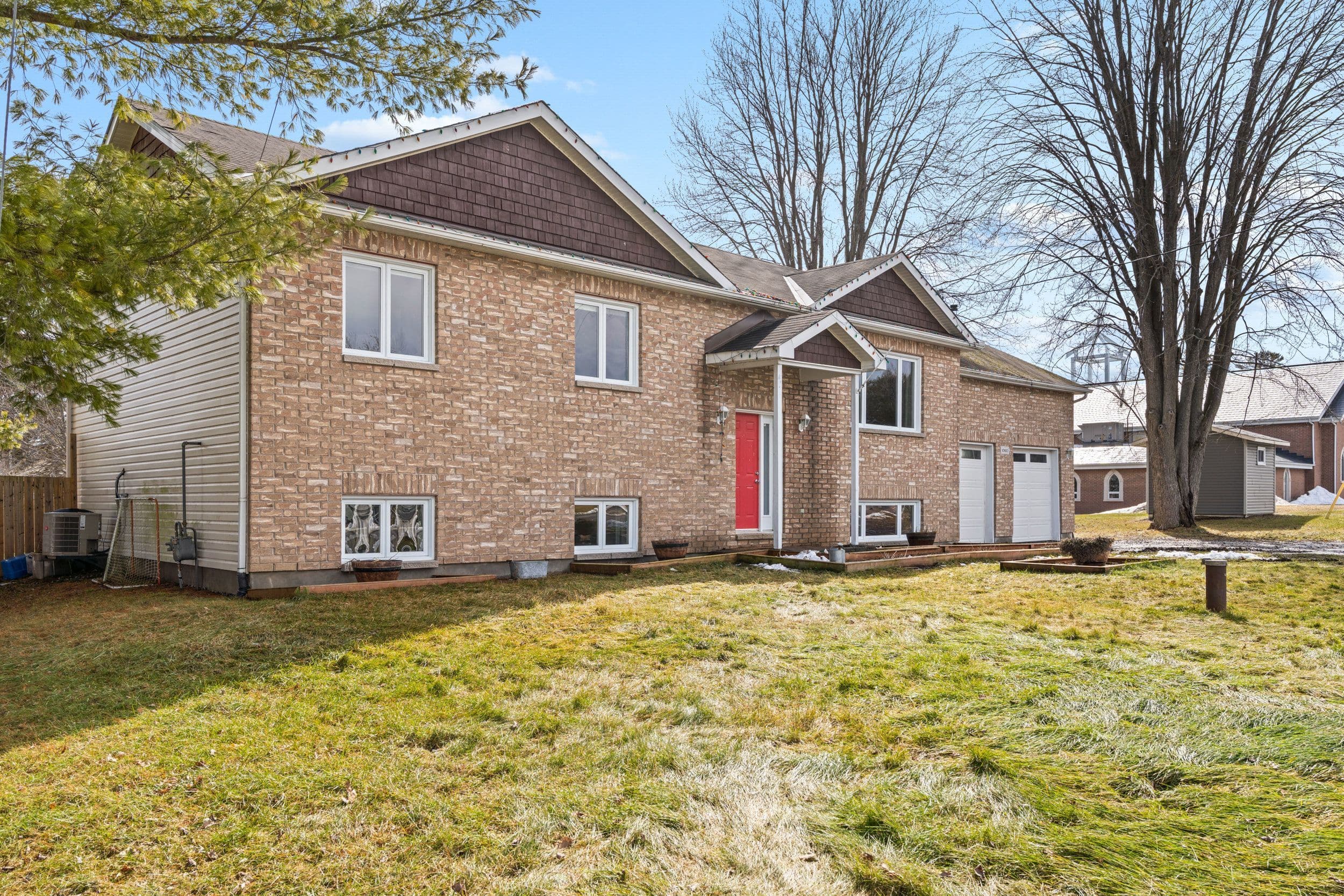 10610 Maple Street, North Dundas, ON K0E 1W0