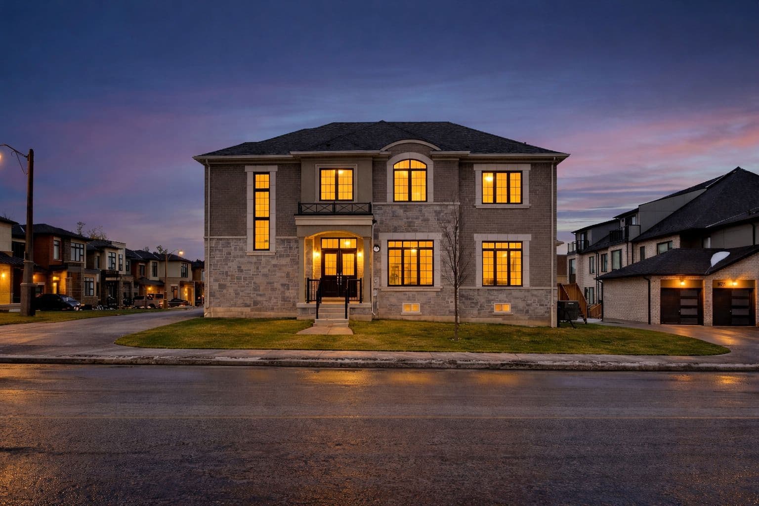 132 Settlers Road E, Oakville, ON L6H 0Y3