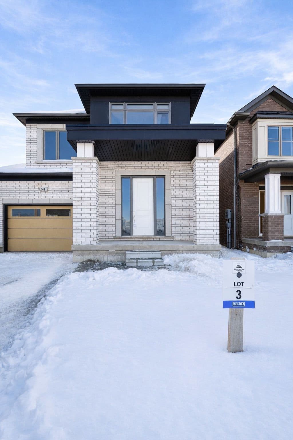 2411 Laurelview Street, Oshawa, ON L1L 0X4