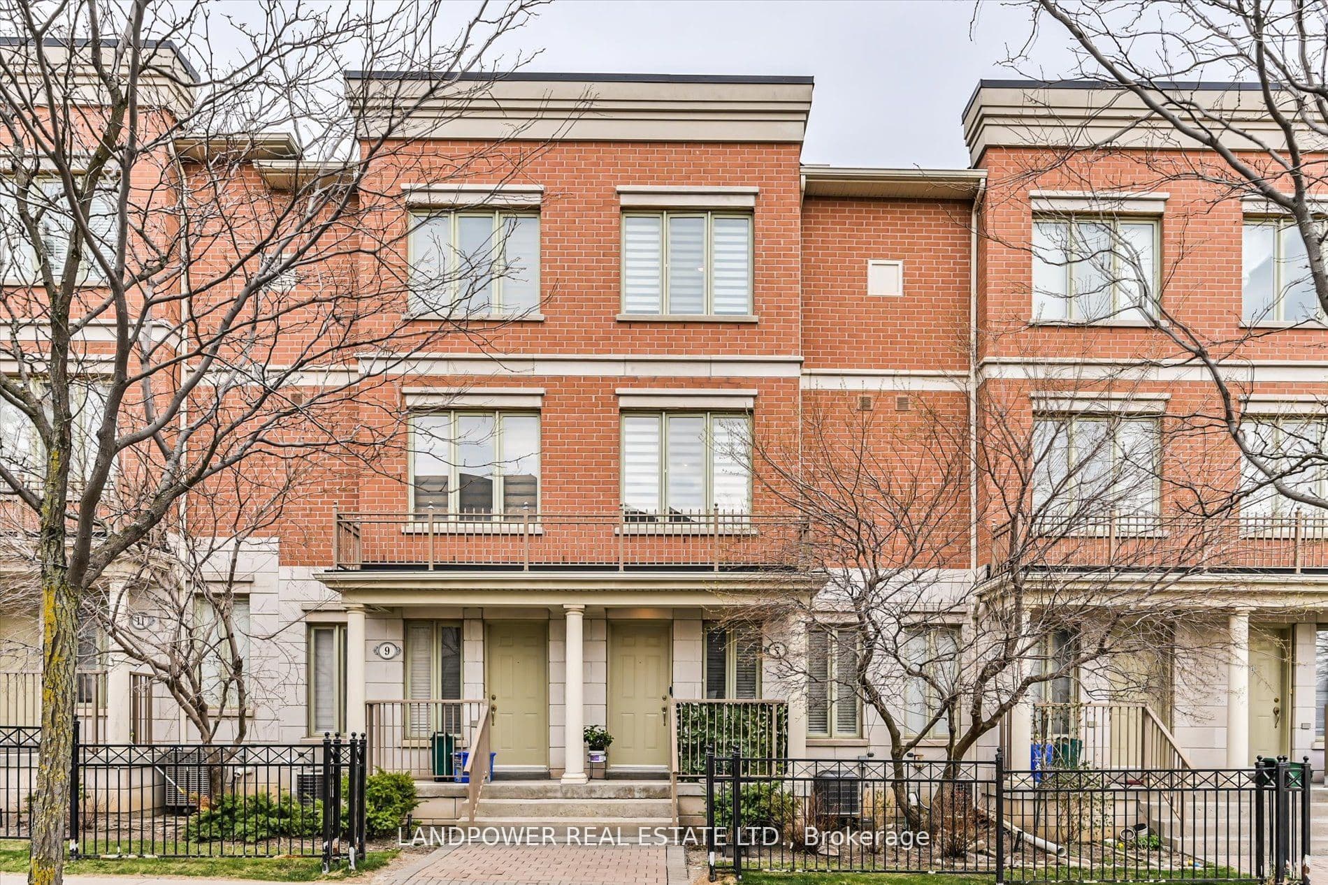 7 Saddlecreek Drive, Markham, ON L3T 0A4