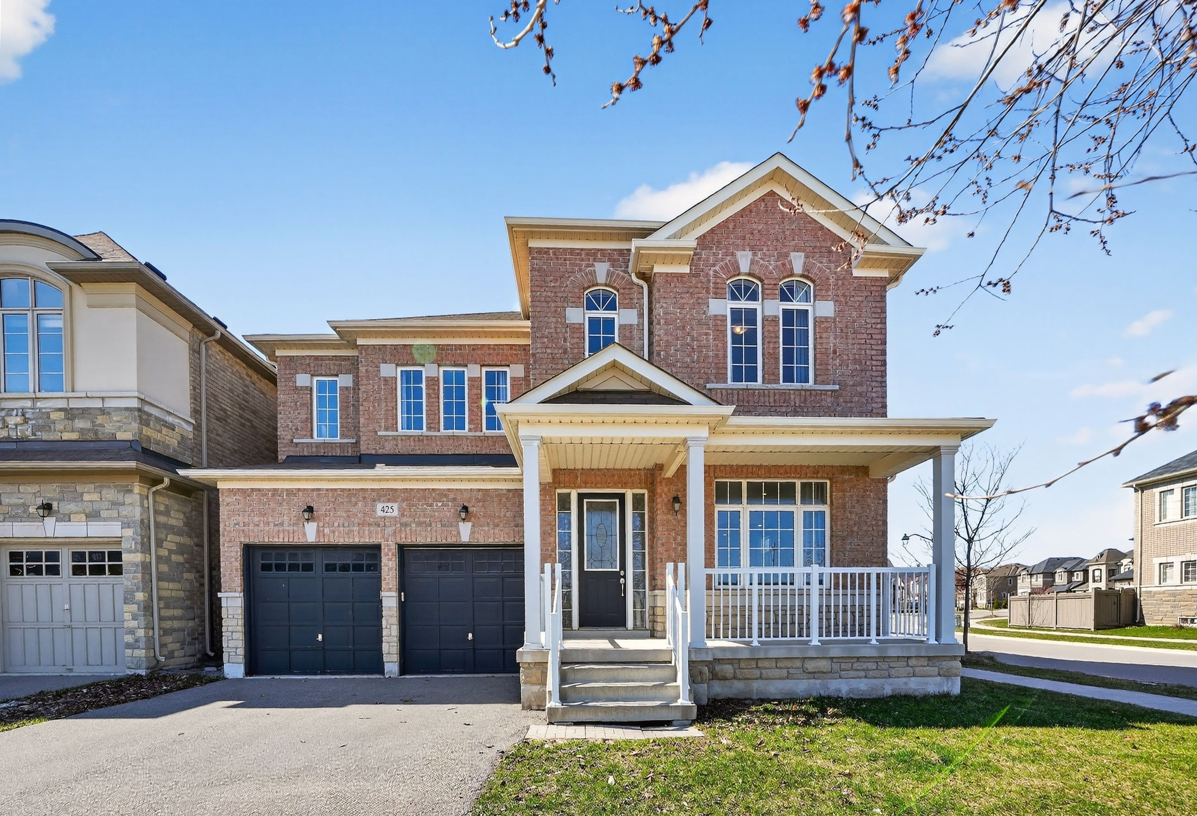 425 Threshing Mill Boulevard, Oakville, ON L6H 0T4