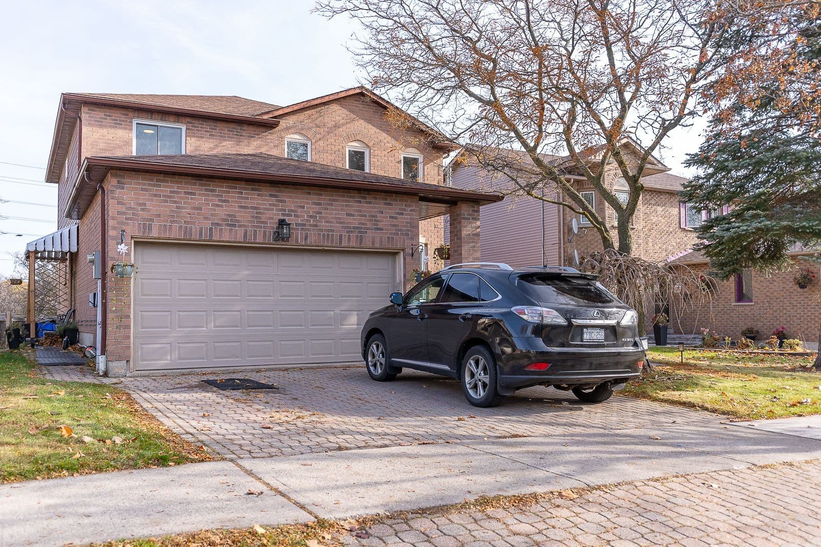 28 Upland Drive, Whitby, ON L1N 8H8