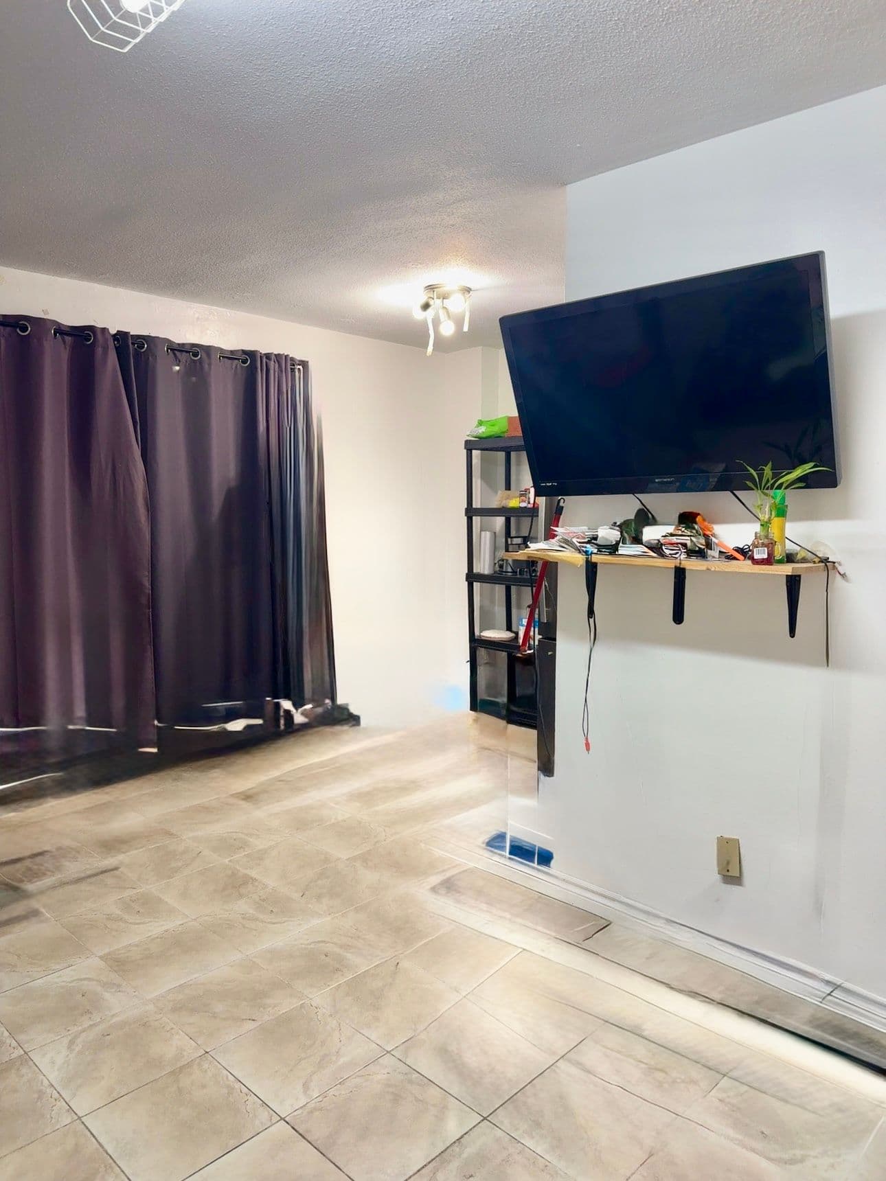 10 Eddystone Avenue 116, Toronto W05, ON M3N 2T2