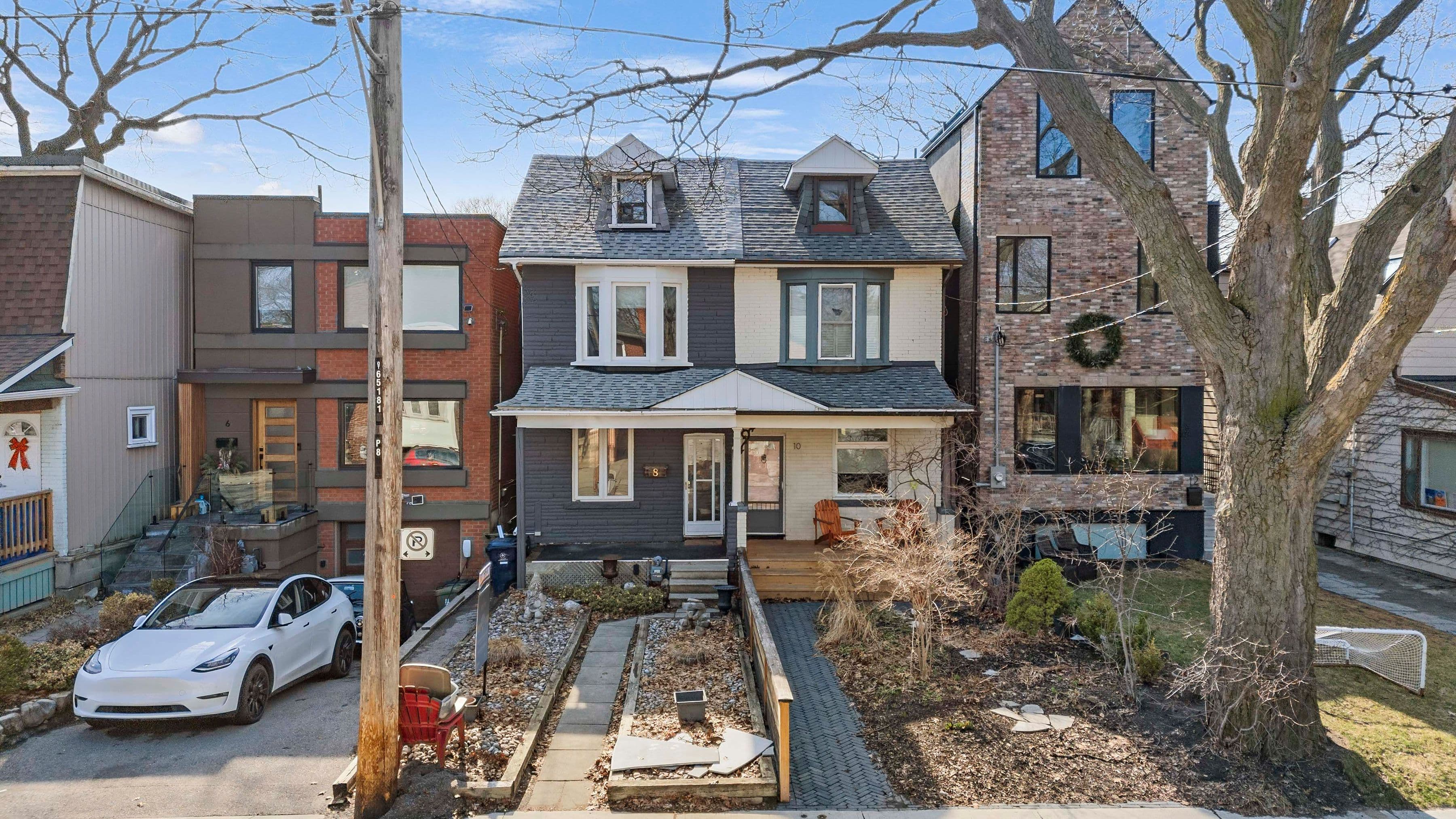 8 Woodlee Road, Toronto E02, ON M4E 2R1