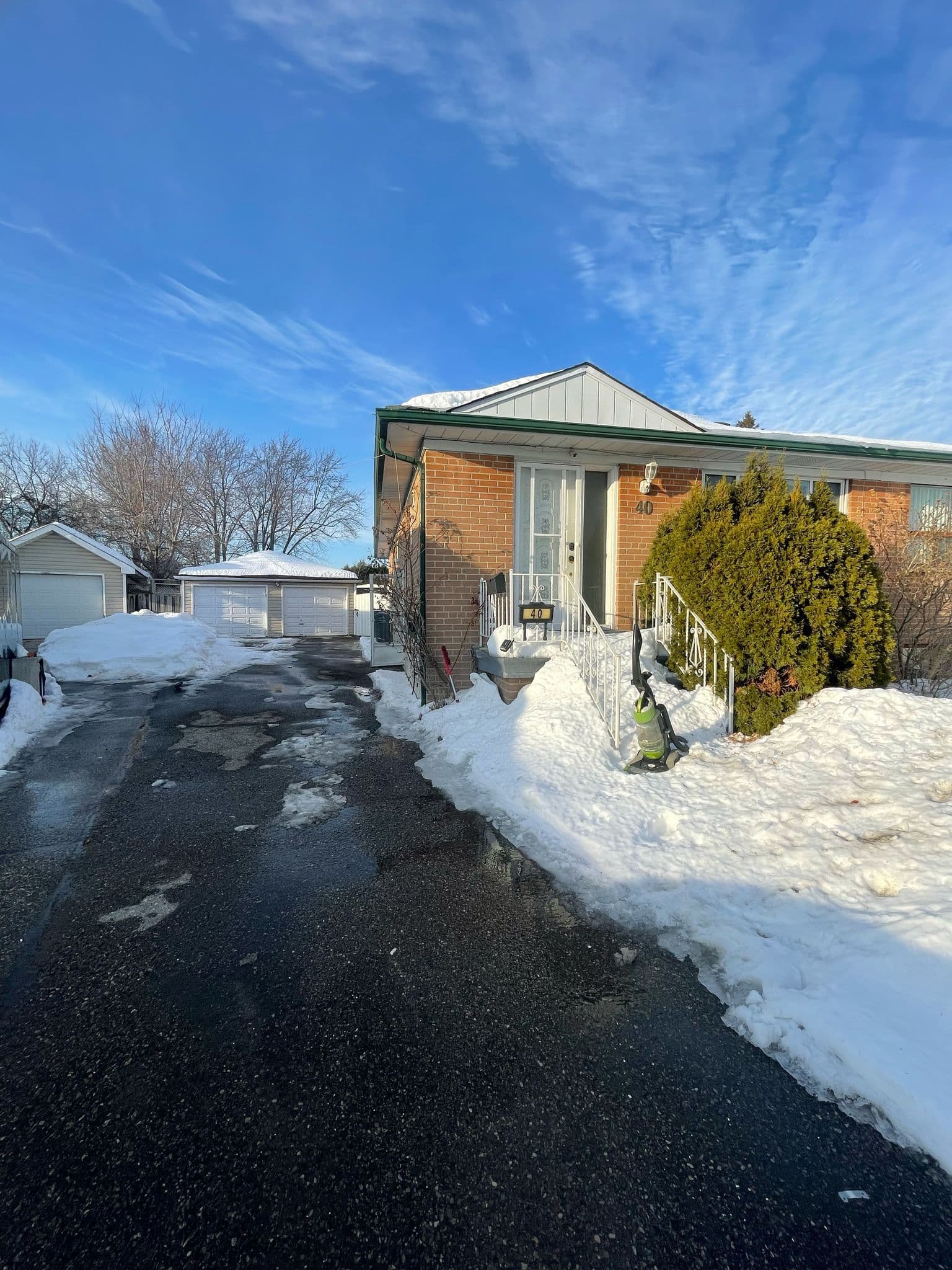 40 Sanford Crescent Upper, Brampton, ON L6X 2C3
