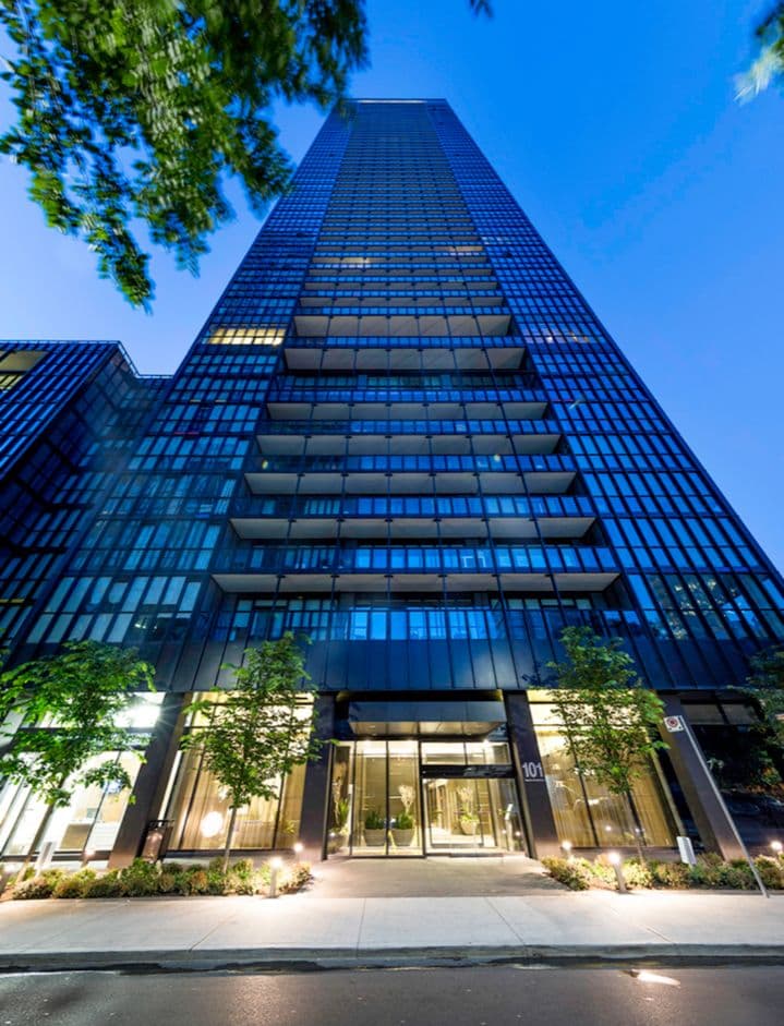 101 Charles Street E 3903, Toronto C08, ON M4Y 1V2