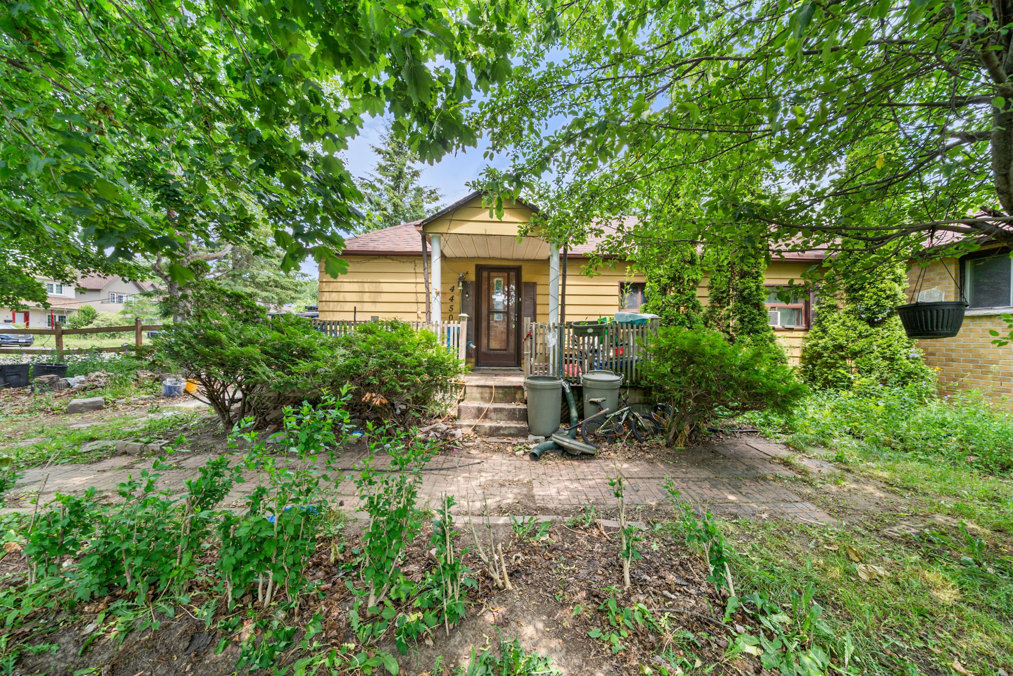 4450 Lawrence Avenue E, Toronto E10, ON M1E 2T9