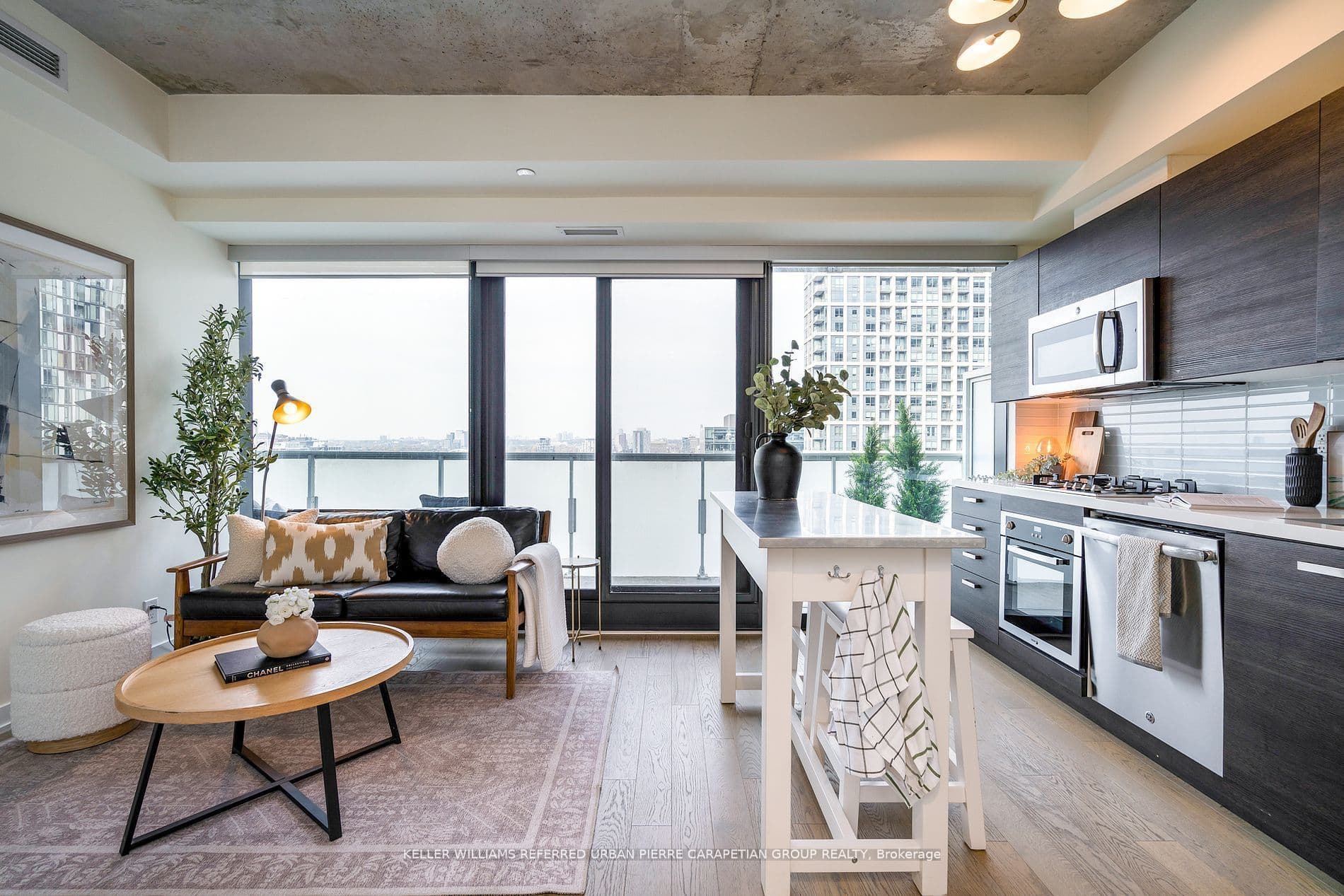 11 Charlotte Street 2004, Toronto C01, ON M5V 0M6