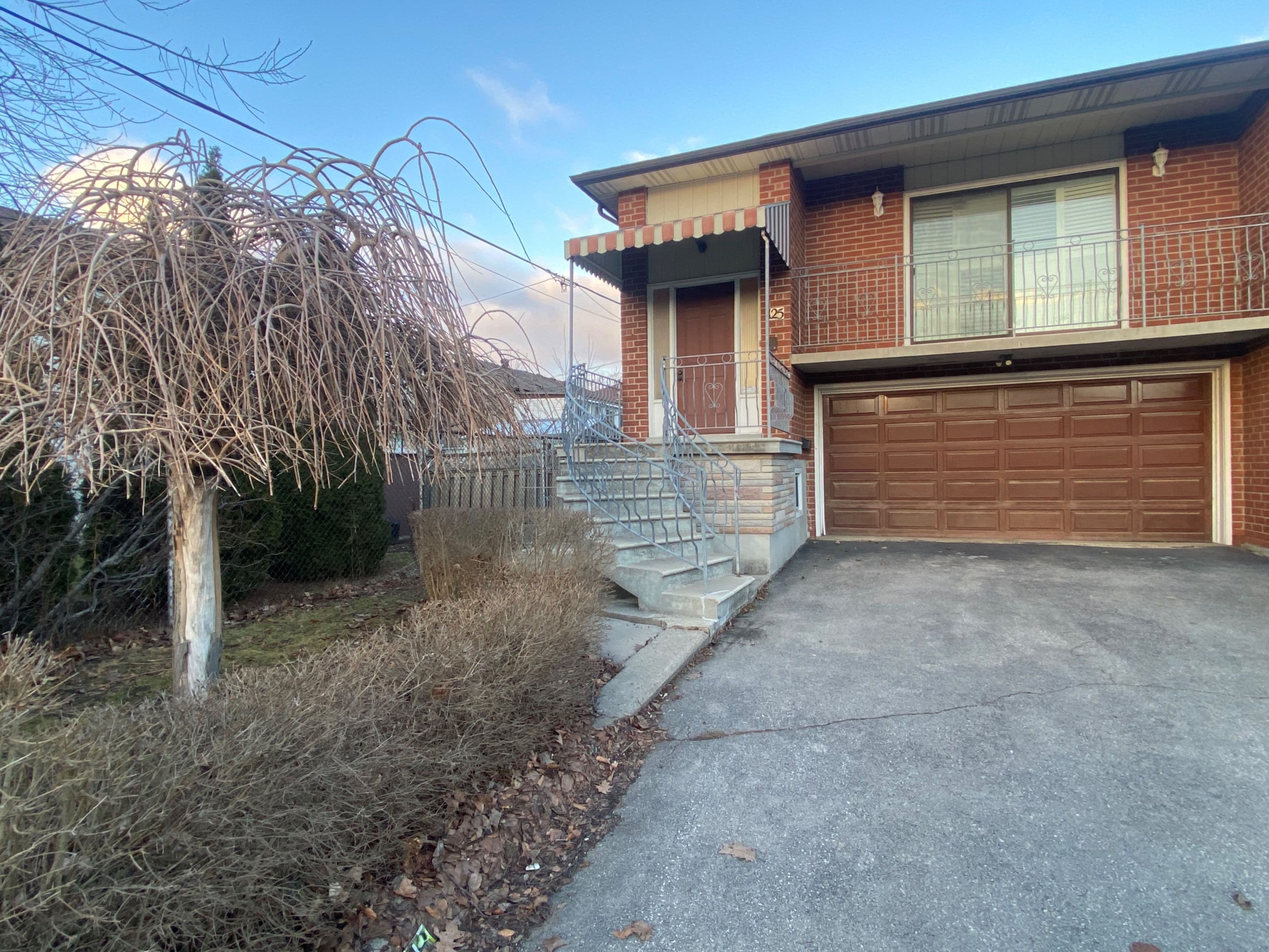 125 Sentinel Road, Toronto W05, ON M3J 3G7