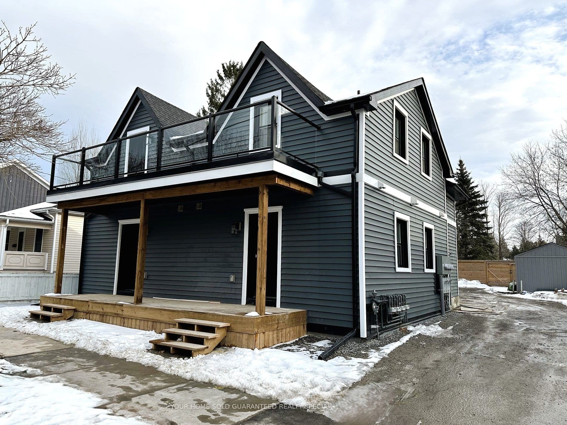 41 Mosley Street A, Aurora, ON L4G 1G8