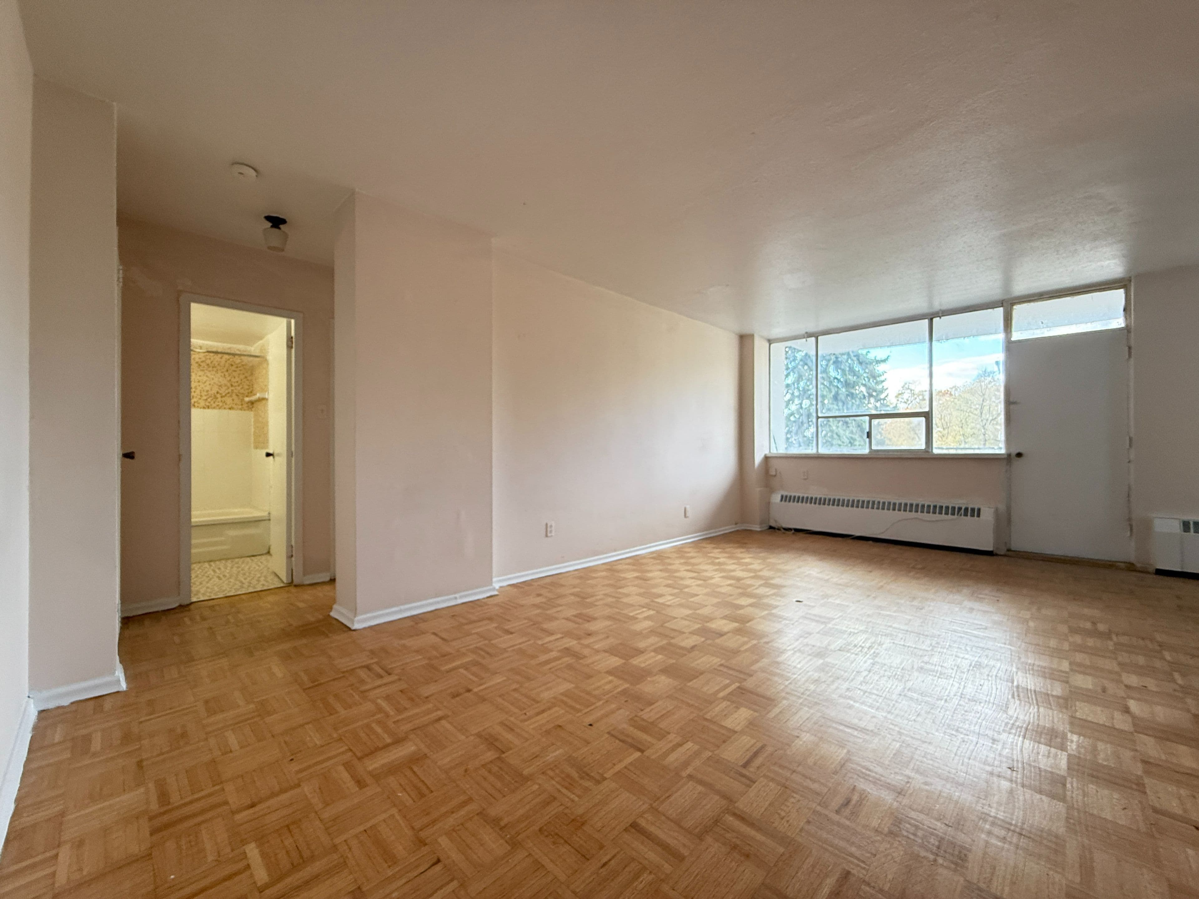 500 Dawes Road 211, Toronto E03, ON M4B 2G1