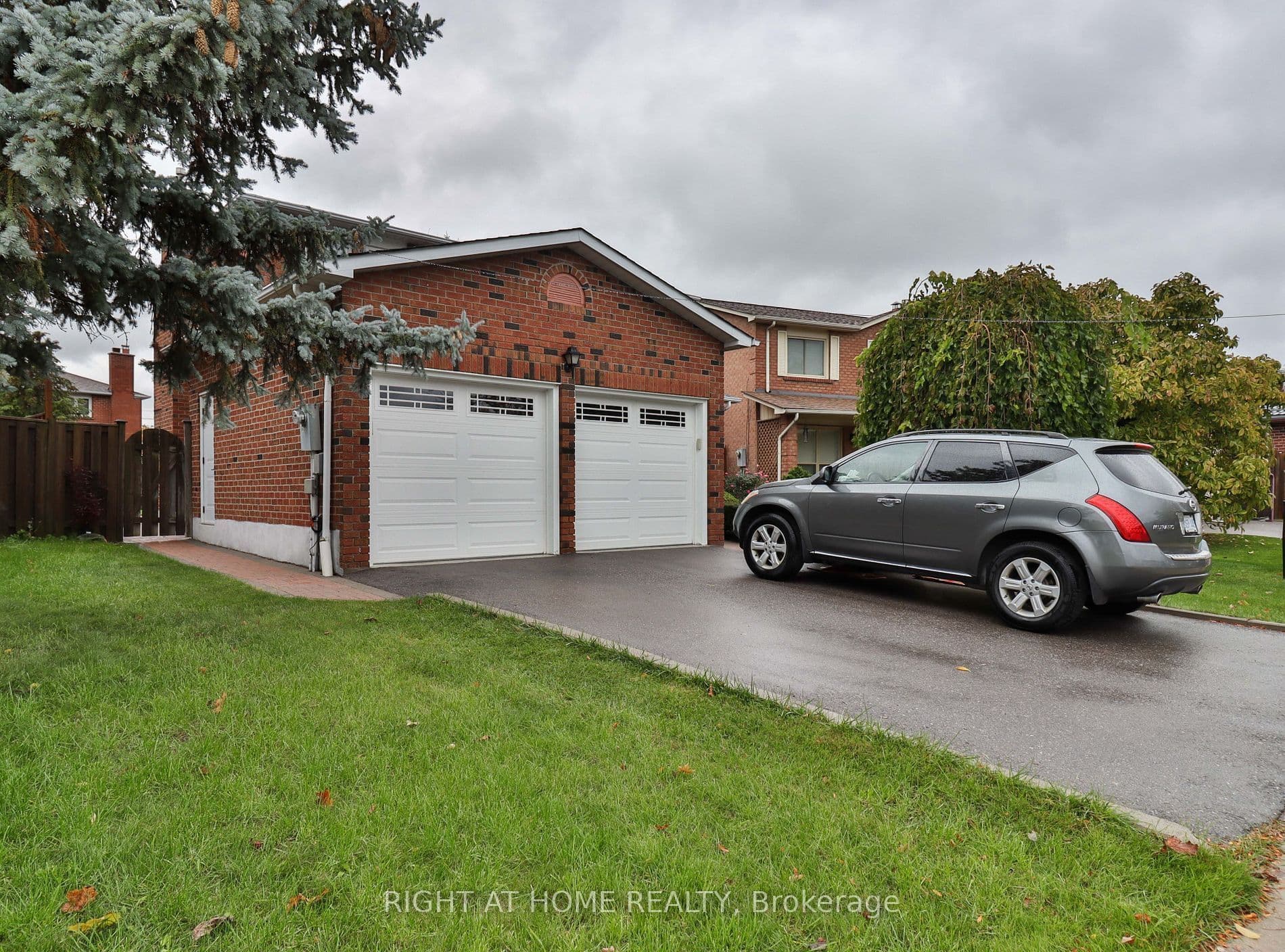 1433 Bough Beeches Boulevard, Mississauga, ON L4W 3B4