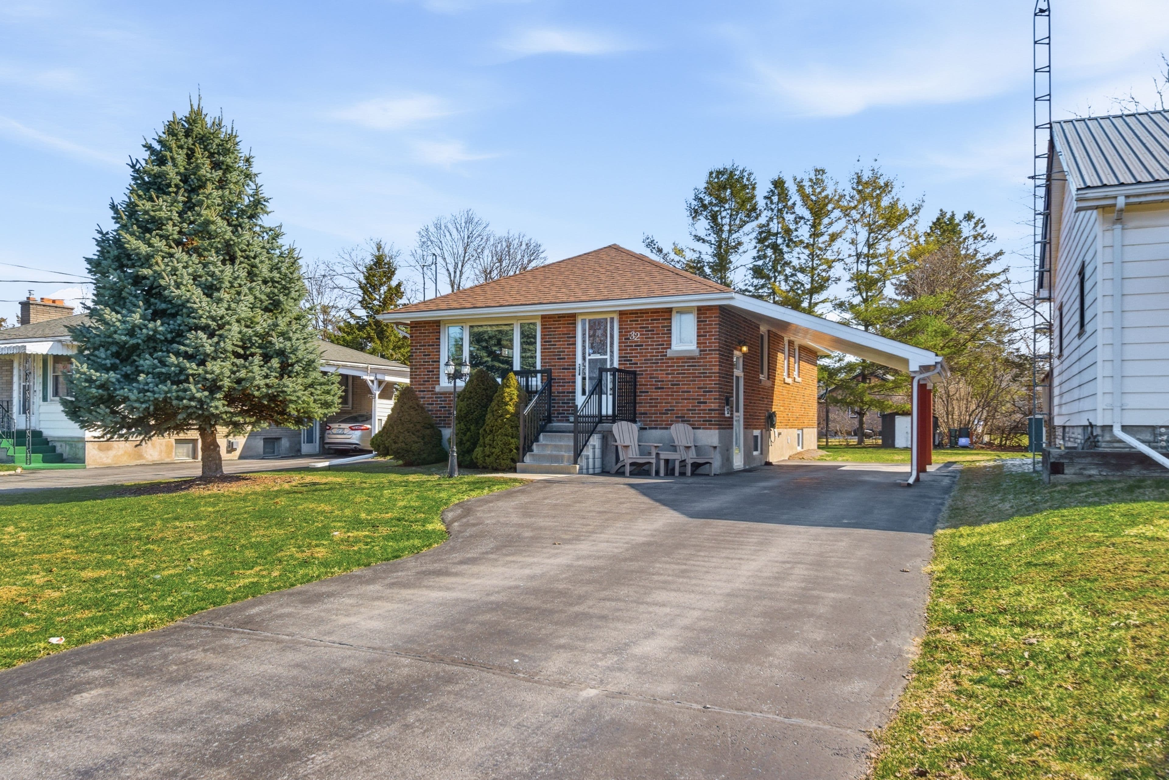 32 Bongard Crescent, Belleville, ON K8P 2L5