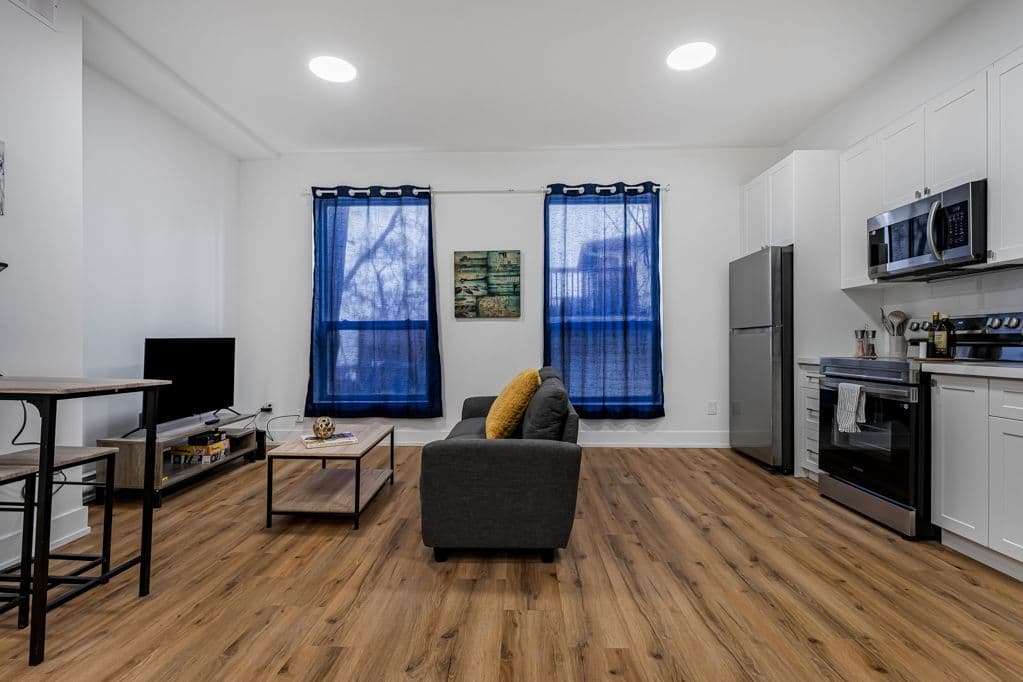 610 King Street E 10, Hamilton, ON L8N 1E2