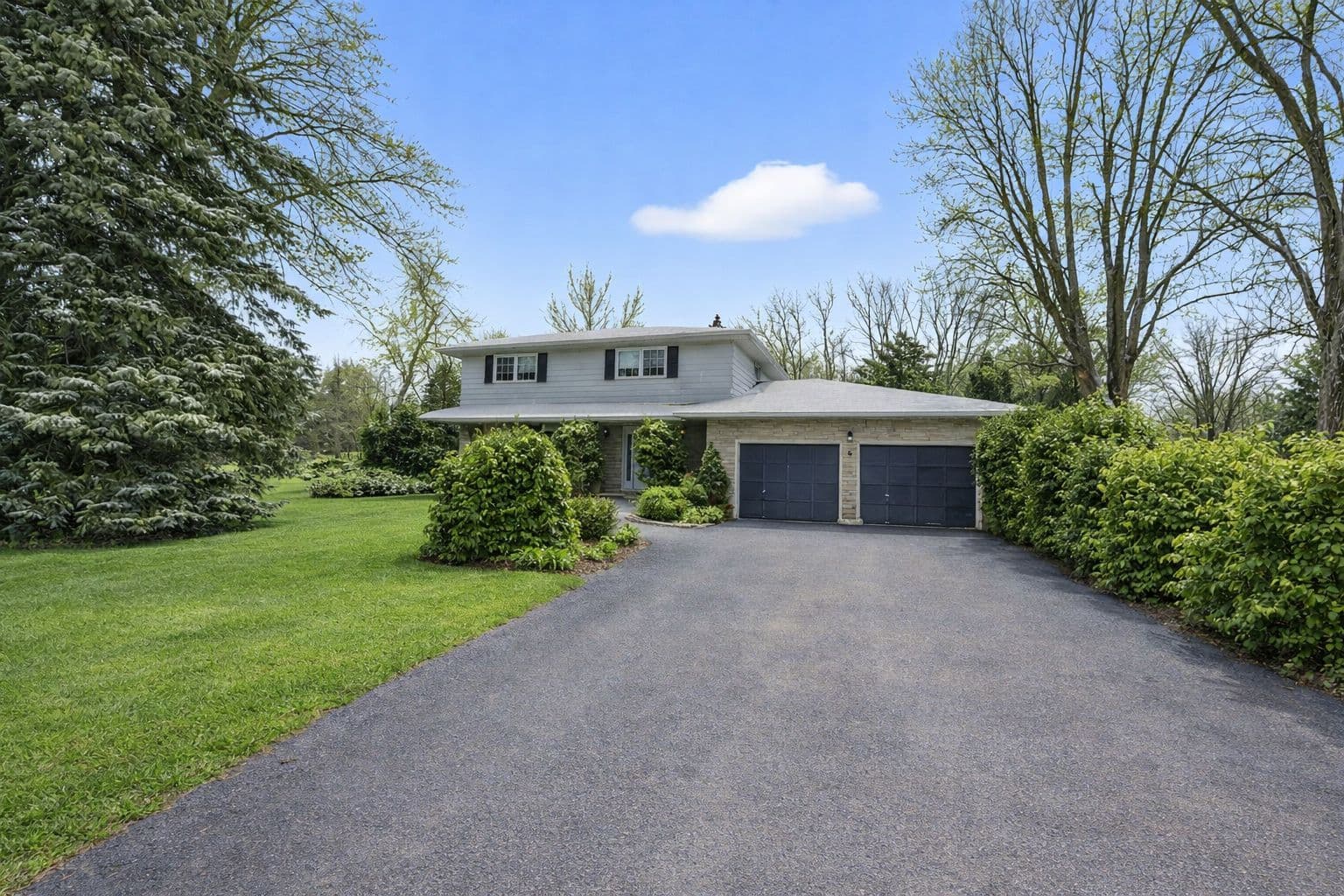 6 Farr Avenue, East Gwillimbury, ON L0G 1V0
