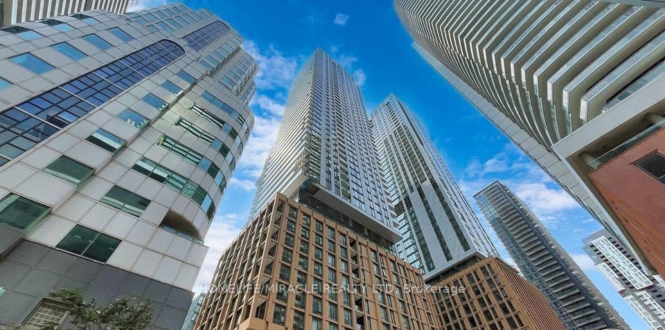 8 Widmer Street 3915, Toronto C01, ON M5V 0W6