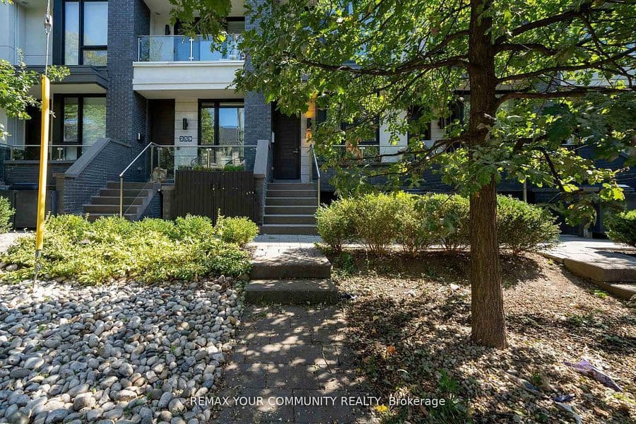 257 Roxton Road BSMT, Toronto C01, ON M6G 3P9