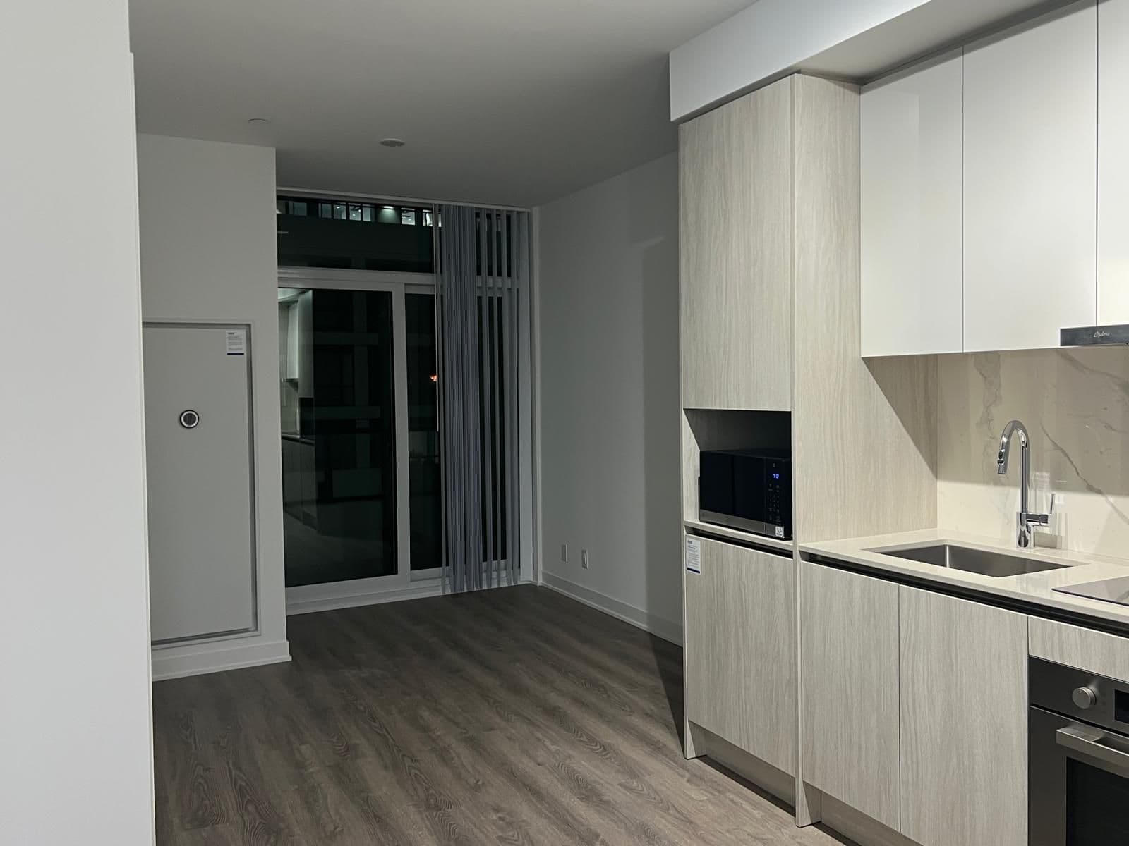 180 Front Street E 1010, Toronto C08, ON M5A 0K9