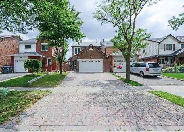 7 Slater Circle, Brampton, ON L6X 2S7