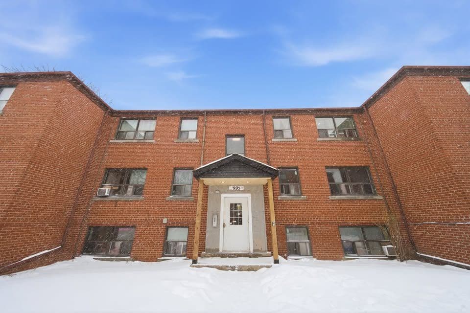 995 O'connor Drive, Toronto E03, ON M4B 2T1