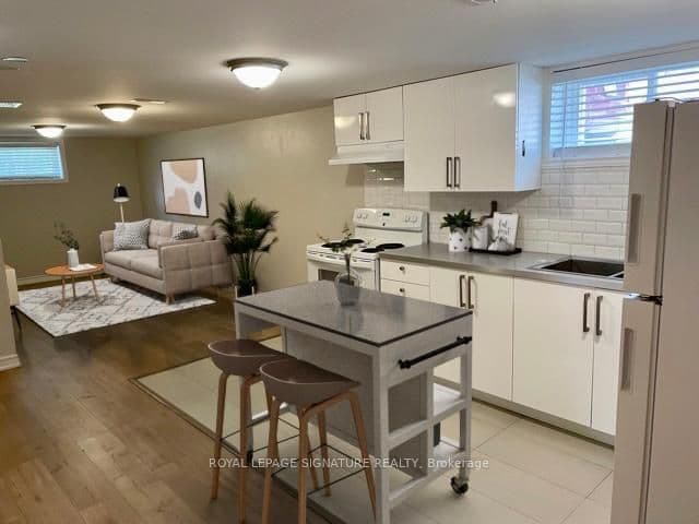 1528 Pharmacy Avenue Bsmt, Toronto E04, ON M1R 2K2