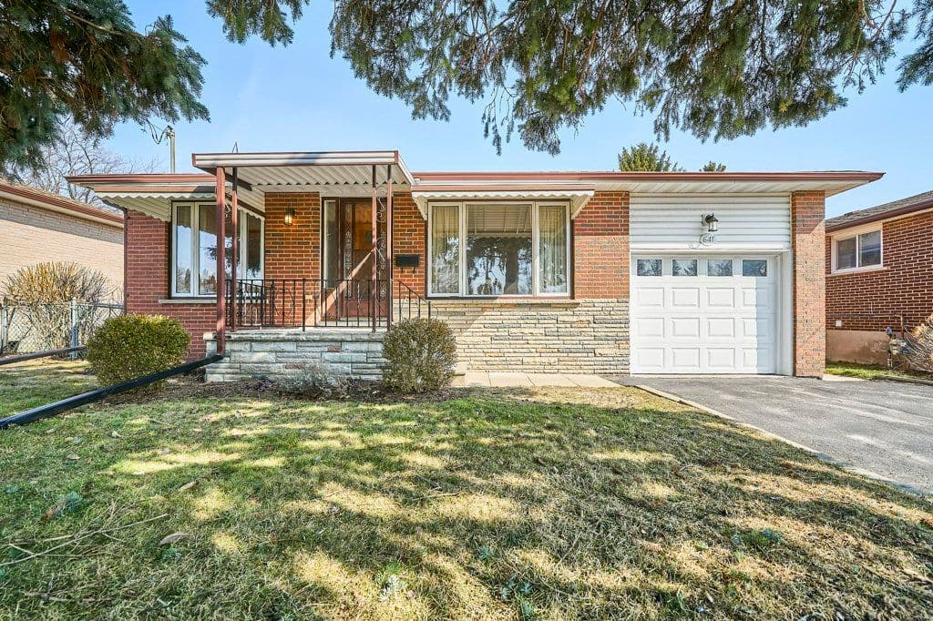 641 Park Road N, Oshawa, ON L1J 5Y8