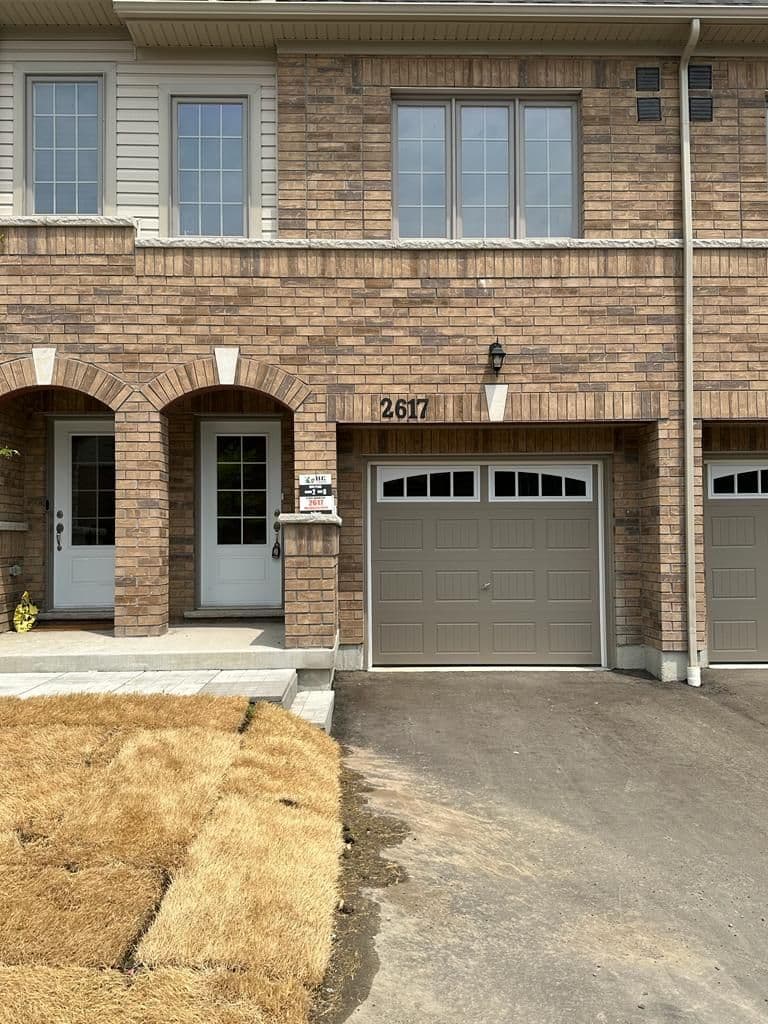 2617 Magdalen Path, Oshawa, ON L1L 0R6