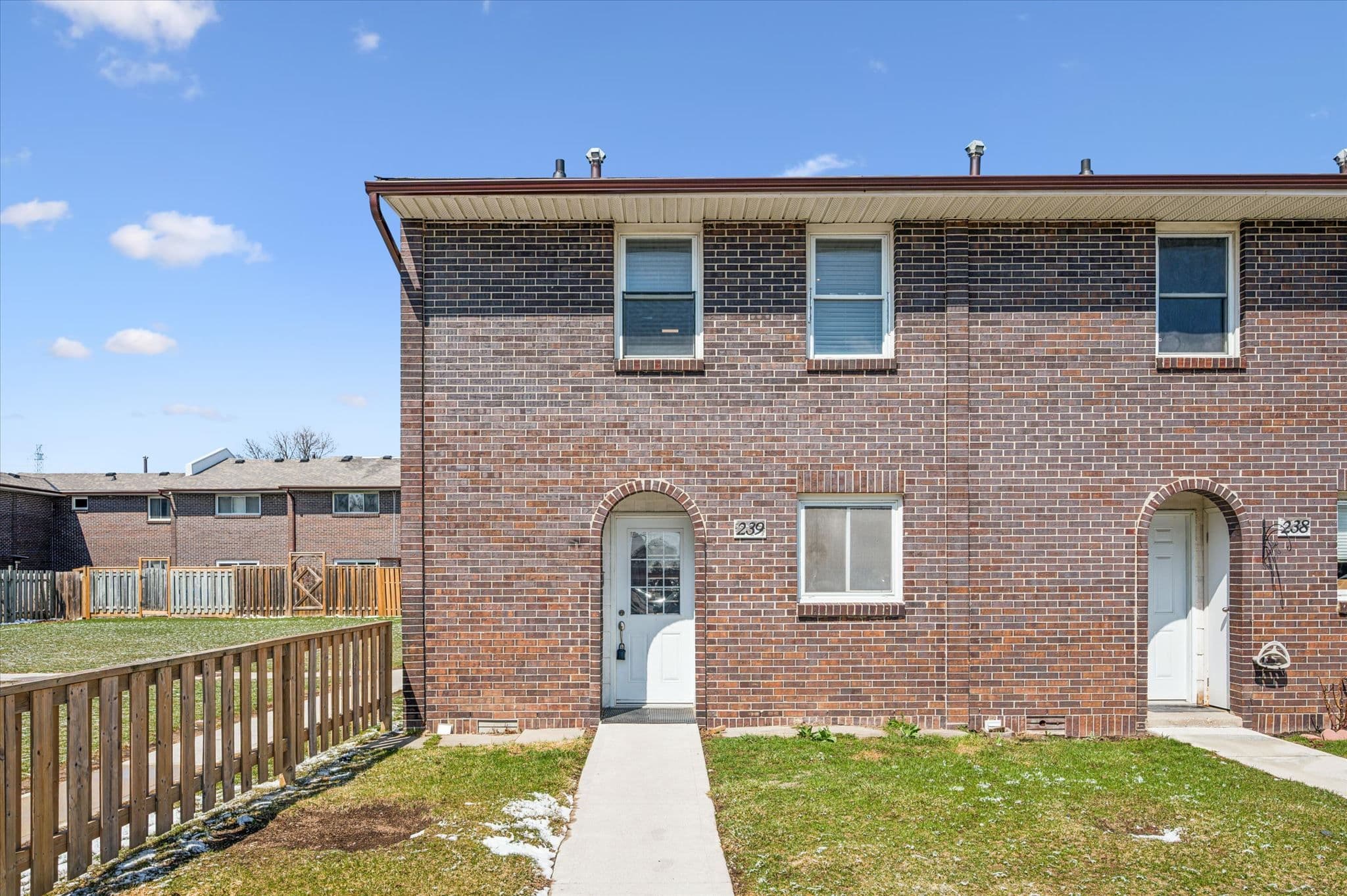 31 Greengate Road 239, Guelph, ON N1H 6R3